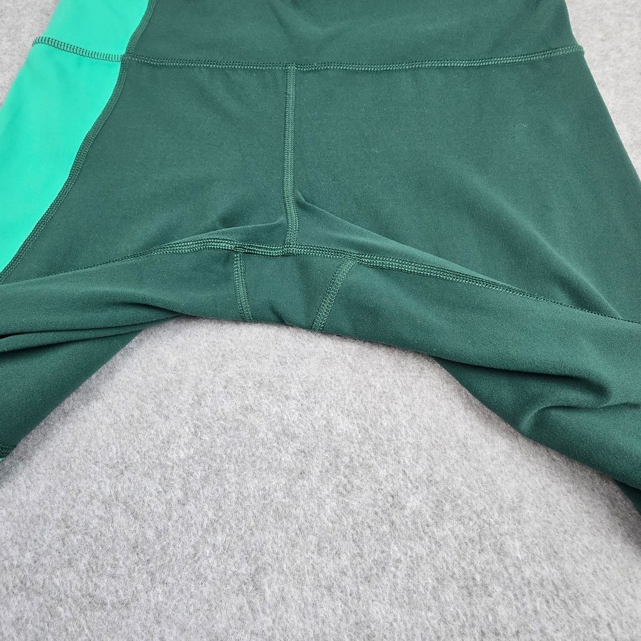 Athleta Athleta Medium Green Colorblock Elation Asym 7/8 Leggings Size 28" / US 6 / IT 42 - 5 Thumbnail