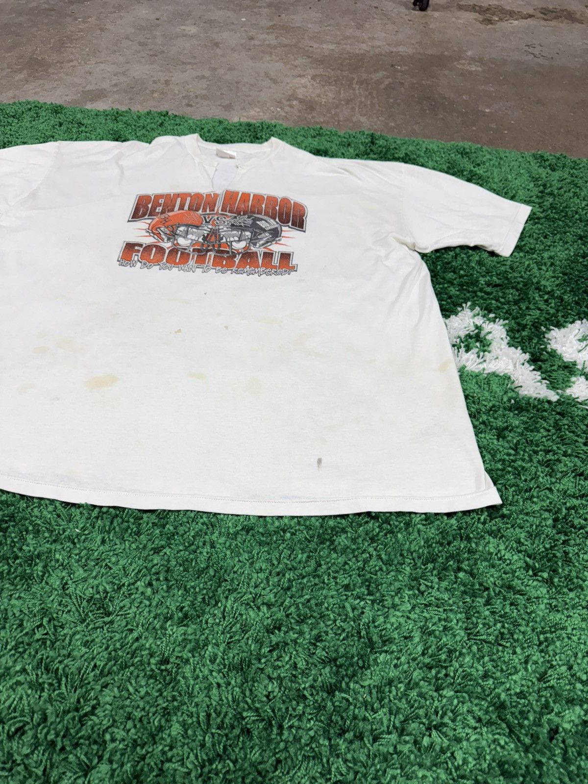 Vintage Vintage 90s Oversized Football Distressed Cut Tee 2XL XXL Size US XXL / EU 58 / 5 - 5 Thumbnail