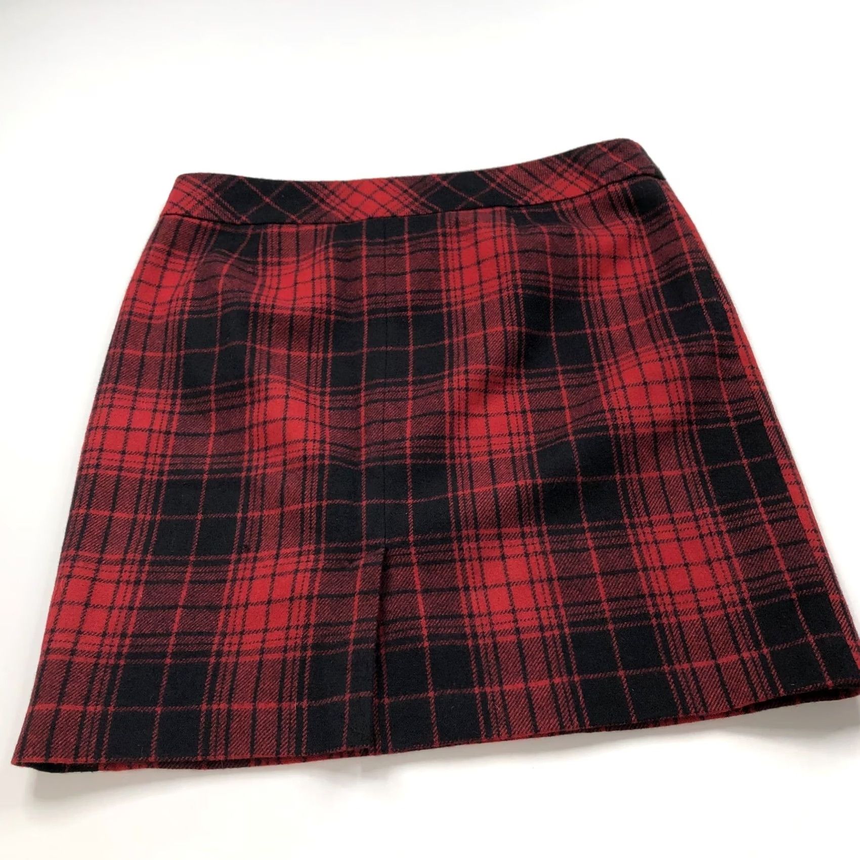 Eddie Bauer Eddie Bauer Skirt Mini Wool Blend Zip Plaid Black Red MINT 14 Multicolor, 36In Fits, Short, Women, 90s? Size 36" / US 14 / IT 50 - 6 Thumbnail
