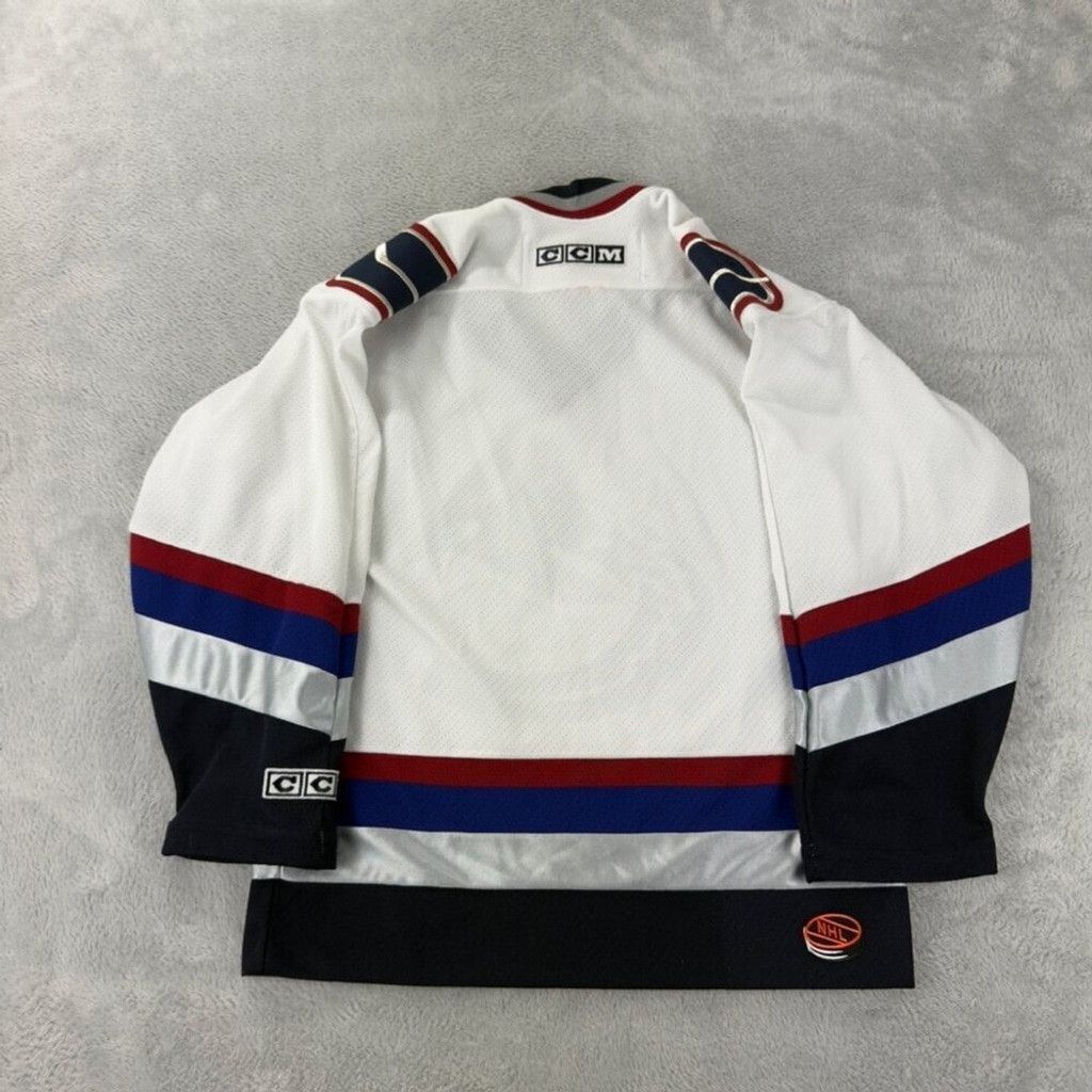 Ccm Vintage Vancouver Canucks Youth Size Small/Medium Hockey Jer Size US S / EU 44-46 / 1 - 6 Thumbnail