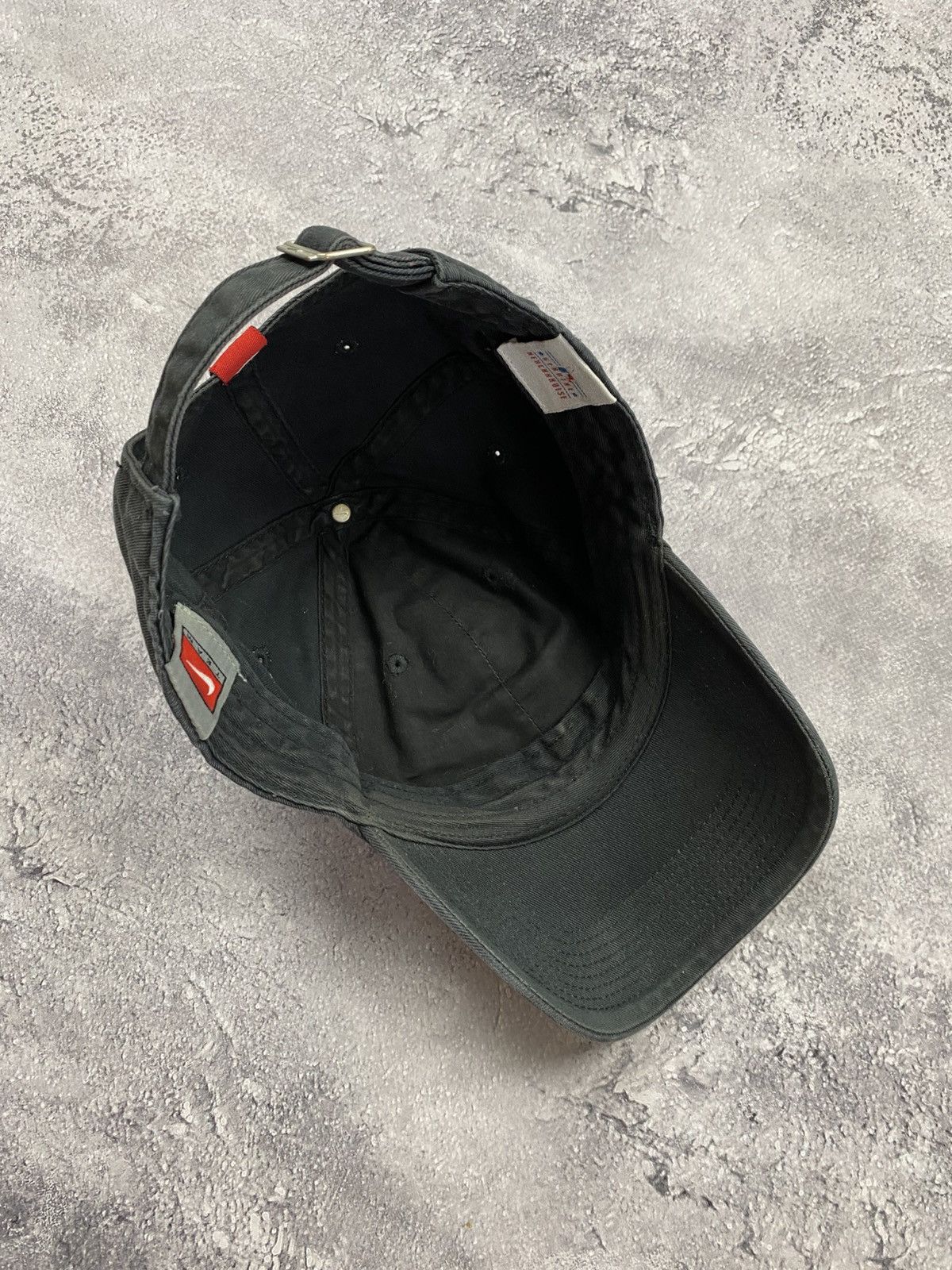 Nike Vintage Nike Team Reds Cap Rare Black Y2K 90s Swoosh Hat MLB Size ONE SIZE - 11 Thumbnail