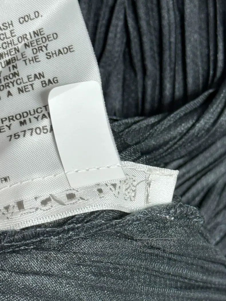 Issey Miyake Issey Miyake Charcoal Black Cap Sleeve T-shirt Size S / US 4 / IT 40 - 4 Thumbnail