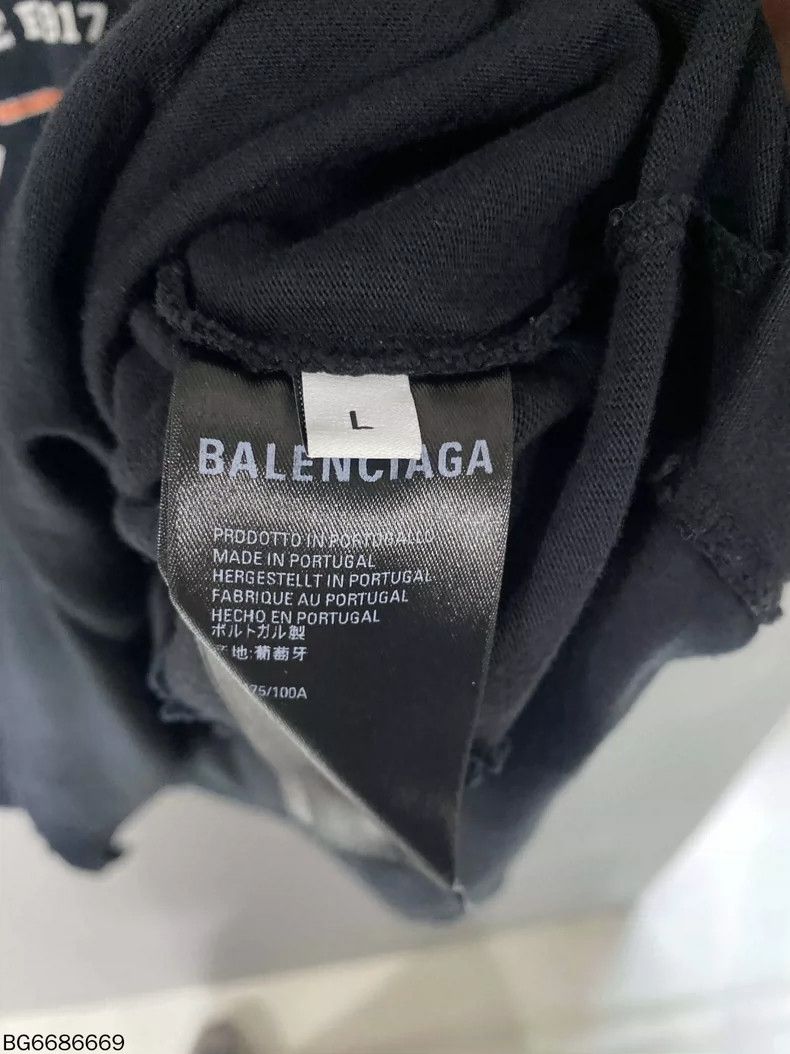 Balenciaga Balenciaga Worn-out monogram logo short sleeve Size US L / EU 52-54 / 3 - 6 Thumbnail