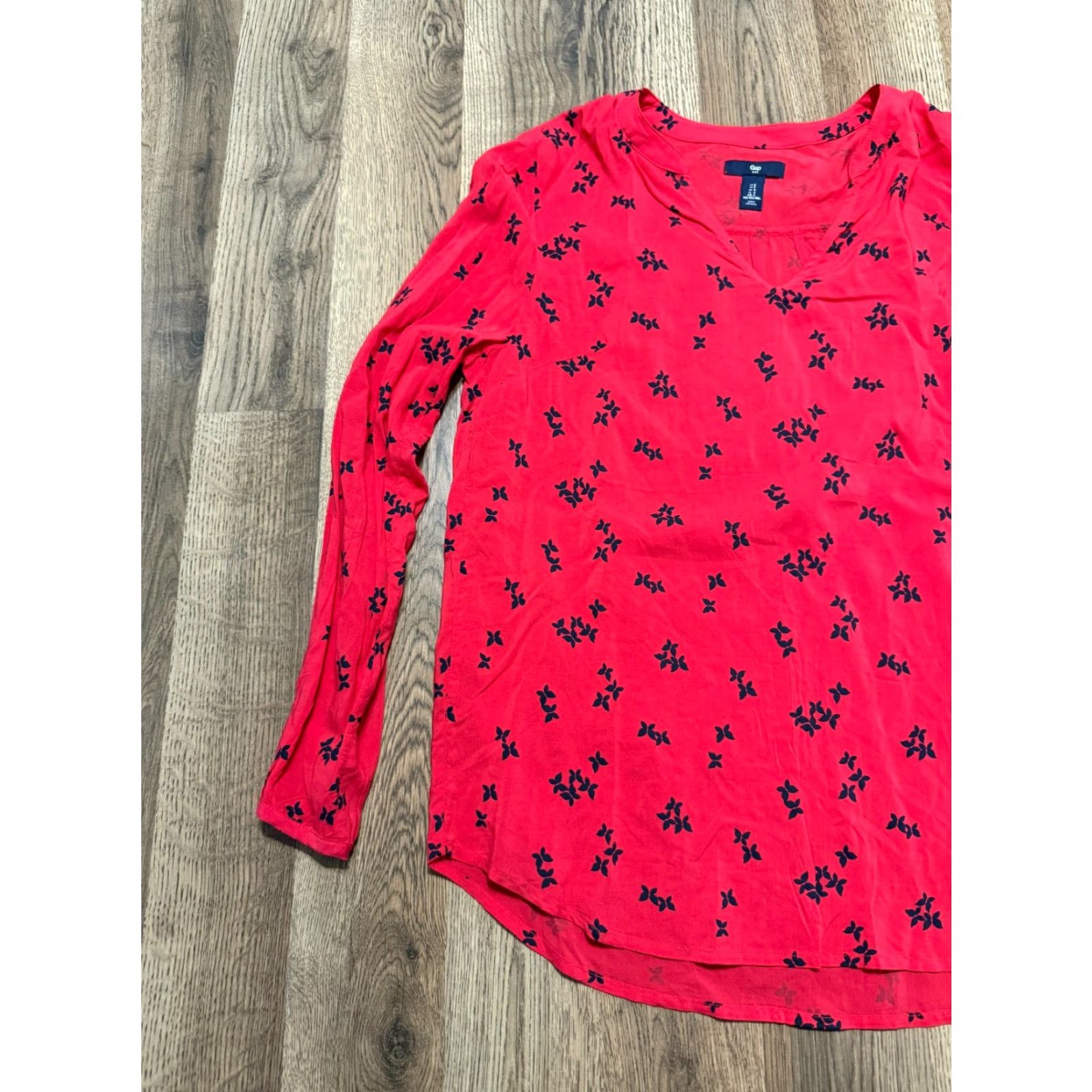 Gap GAP Blouse Women's Size Small Red Black Floral Long Sleeve Shirt V-neck Shirt Size S / US 4 / IT 40 - 3 Thumbnail