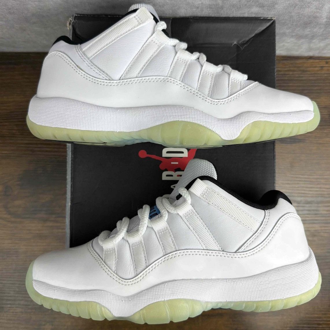 Jordan Brand Air Jordan 11 Retro Low Legend Blue Size 5 GS 528896-117 OG Size US 5 / EU 37 - 3 Thumbnail