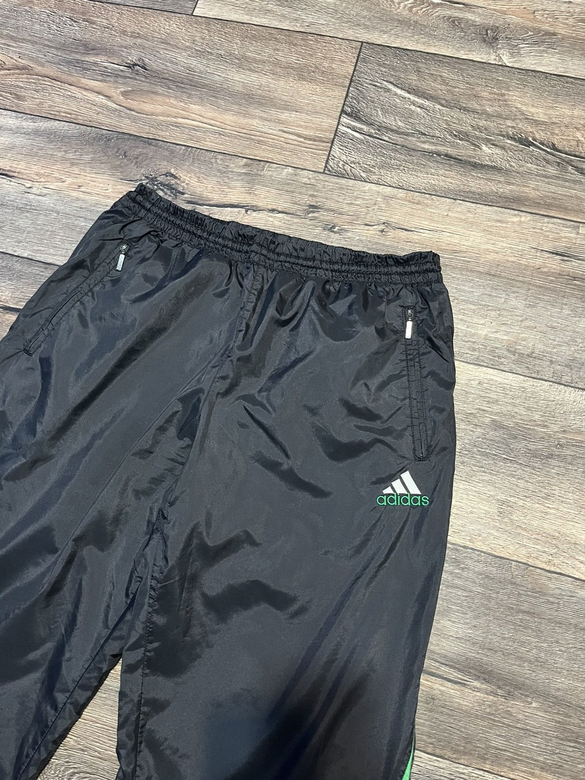 Adidas Vantage 90’s Adidas Black/Green Nylon Track Suit Size M Size US M / EU 48-50 / 2 - 13 Thumbnail