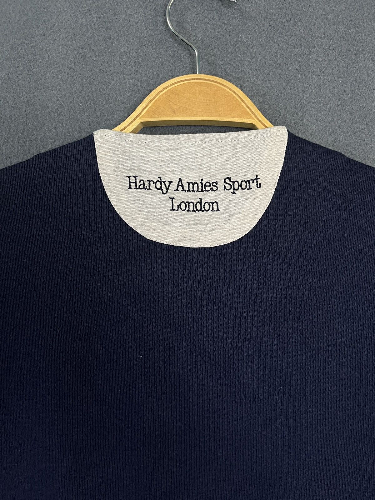 Hardy Amies × Vintage Hardy Amies Sport London Made in Japan Embroidery Vest Size US M / EU 48-50 / 2 - 6 Thumbnail