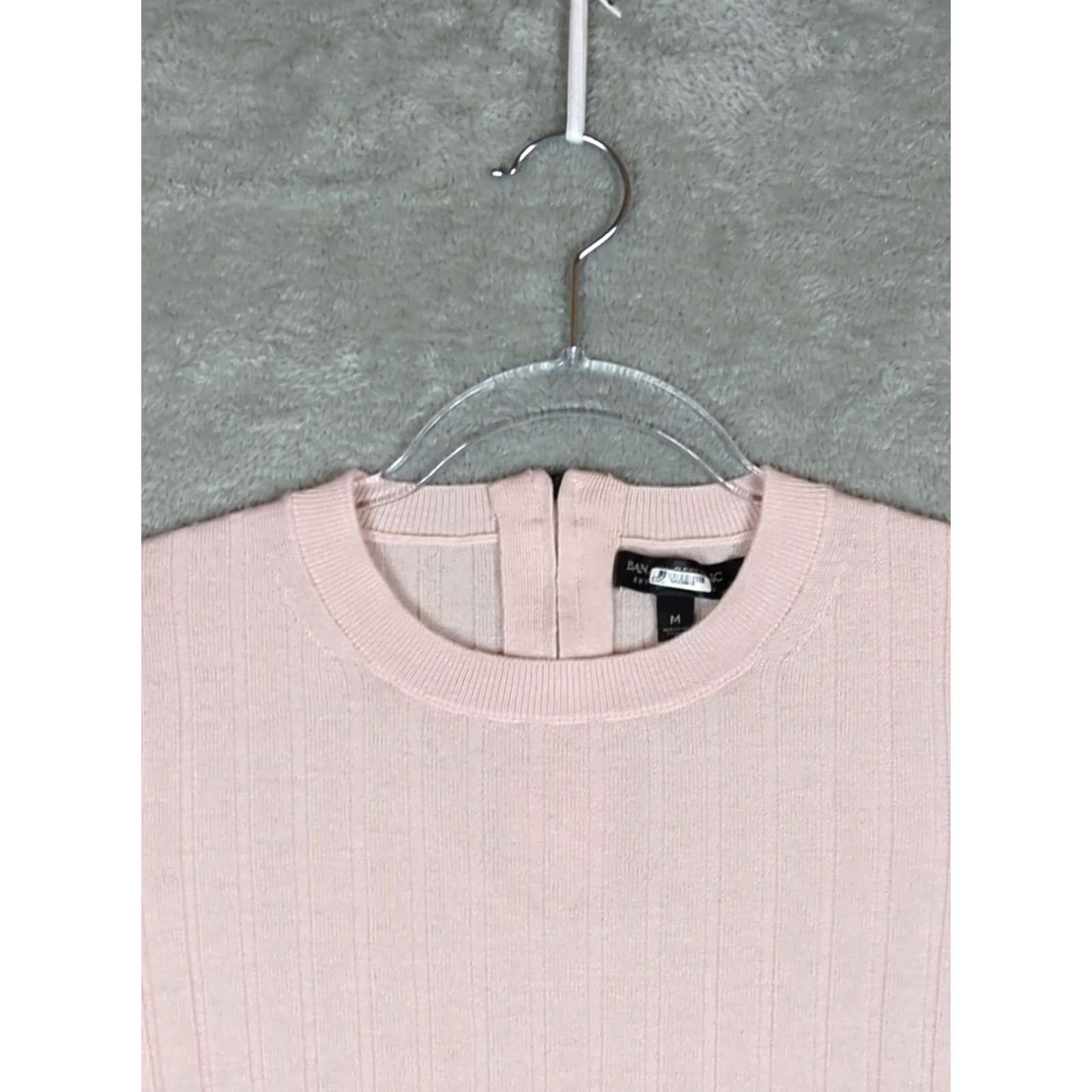Banana Republic Banana Republic Sweater Pink M Regular Crew Neck Long Sleeve 1/2 Zip Back Zipper Merino Wool Women Pullover Classic Cap Size M / US 6-8 / IT 42-44 - 3 Thumbnail
