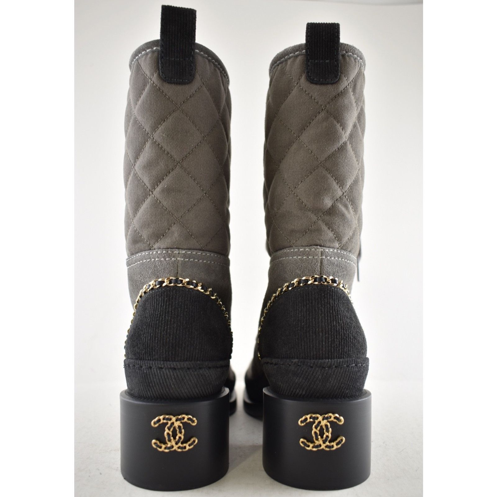 Chanel Chanel 24K Grey Quilted Suede Chain CC Combat Boots 36 Size US 6 / IT 36 - 14 Thumbnail
