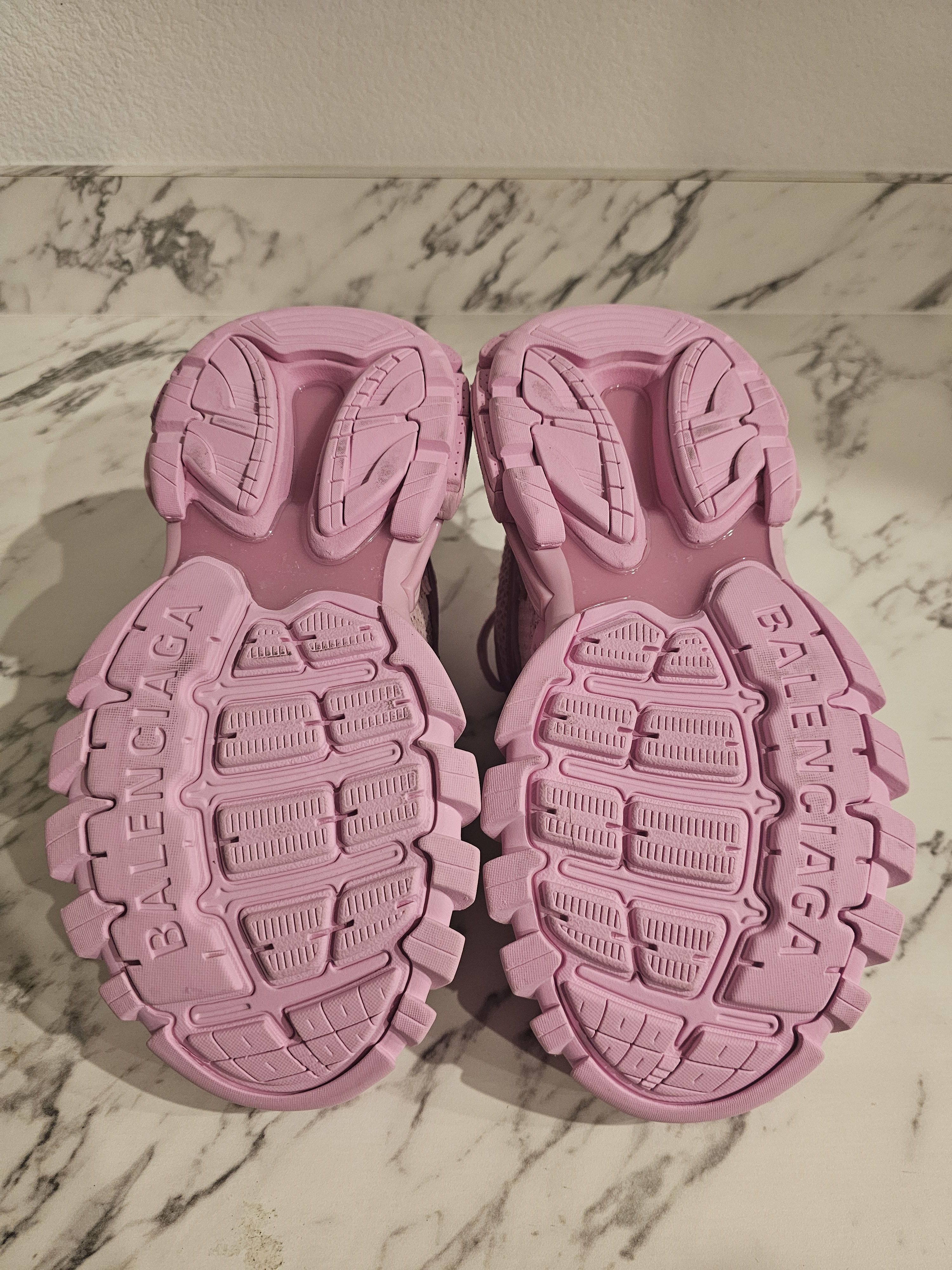 Balenciaga NEW EU 38 Balenciaga track 3 pink distressed sneakers Size US 8 / IT 38 - 14 Thumbnail