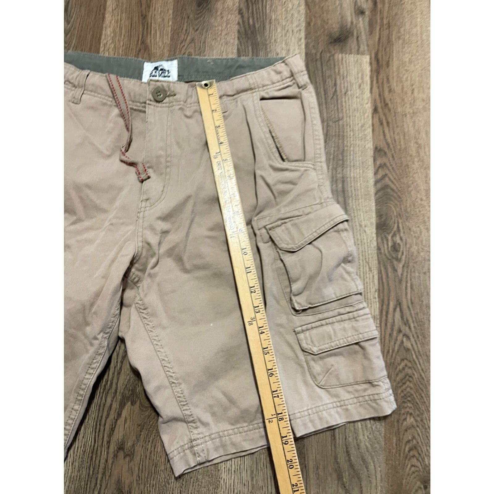 MILLY Old Mill Shorts Men 34 Khaki Cargo Shorts Multi Pockets Beige Beige Cargo Pockets 34 Mens Size US 34 / EU 50 - 7 Thumbnail