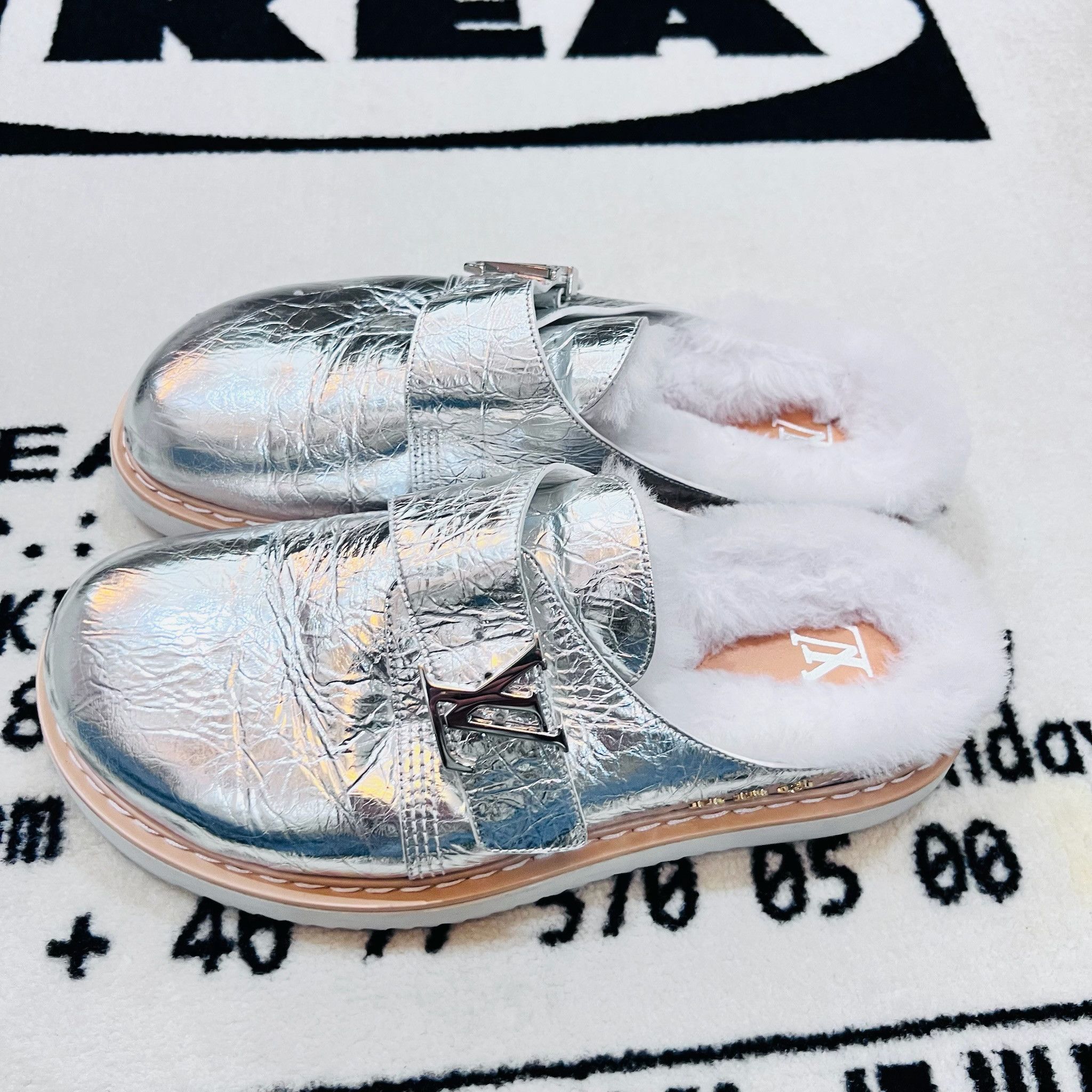 Louis Vuitton Louis Vuitton Easy Mule Fur Shearling Leather Slip On Sandal Size US 8 / EU 41 - 12 Thumbnail