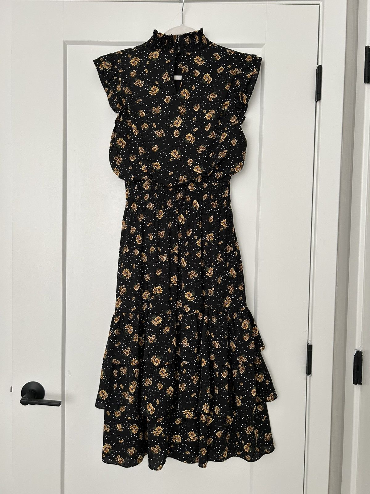 Saks Fifth Avenue Saks Fifth Avenue Black Floral Smocked Midi Dress – Size 4 Size S / US 4 / IT 40 - 2 Thumbnail