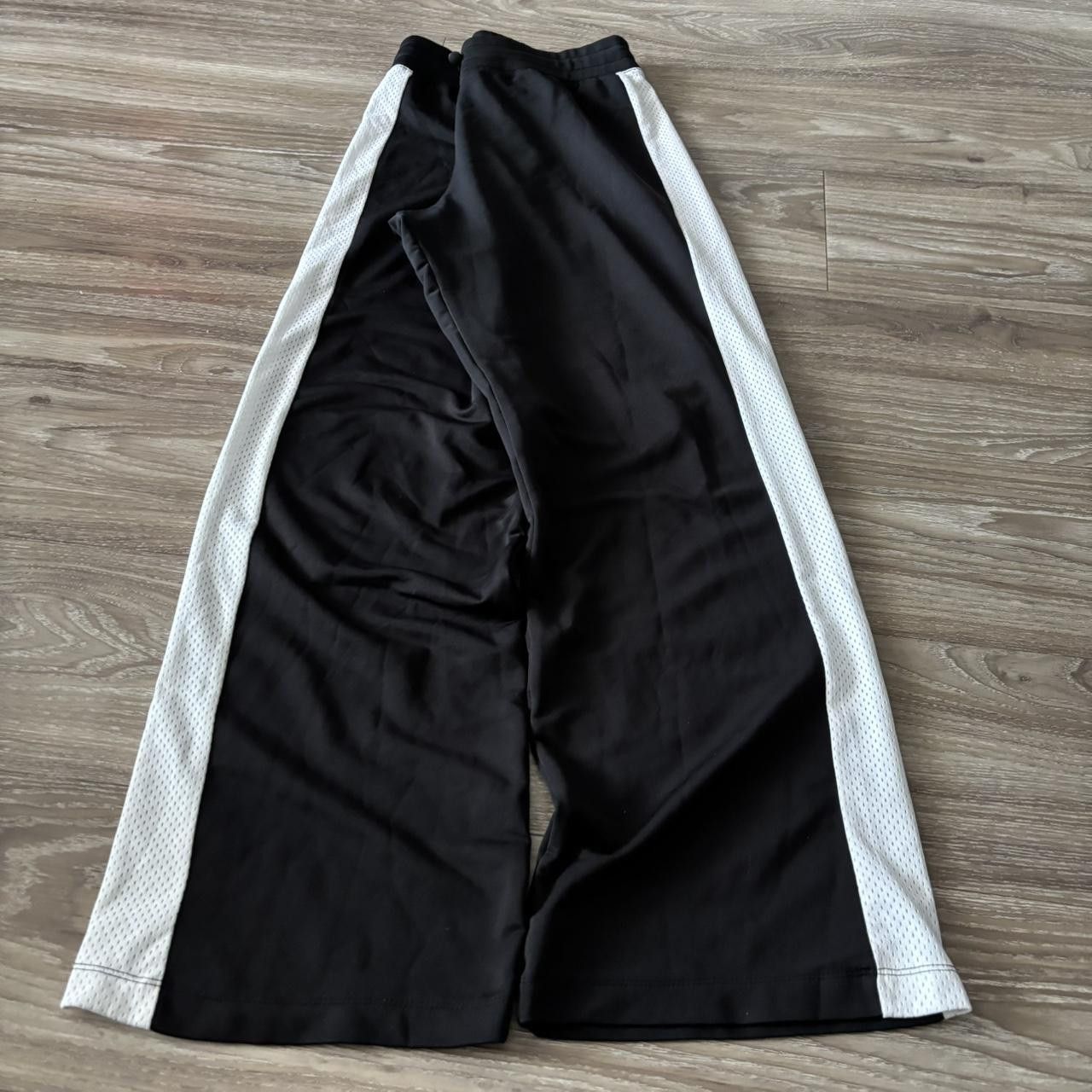 Japanese Brand Vintage Y2K Baggy Black White Streetwear Track Pants! Fits L Size US 34 / EU 50 - 2 Thumbnail