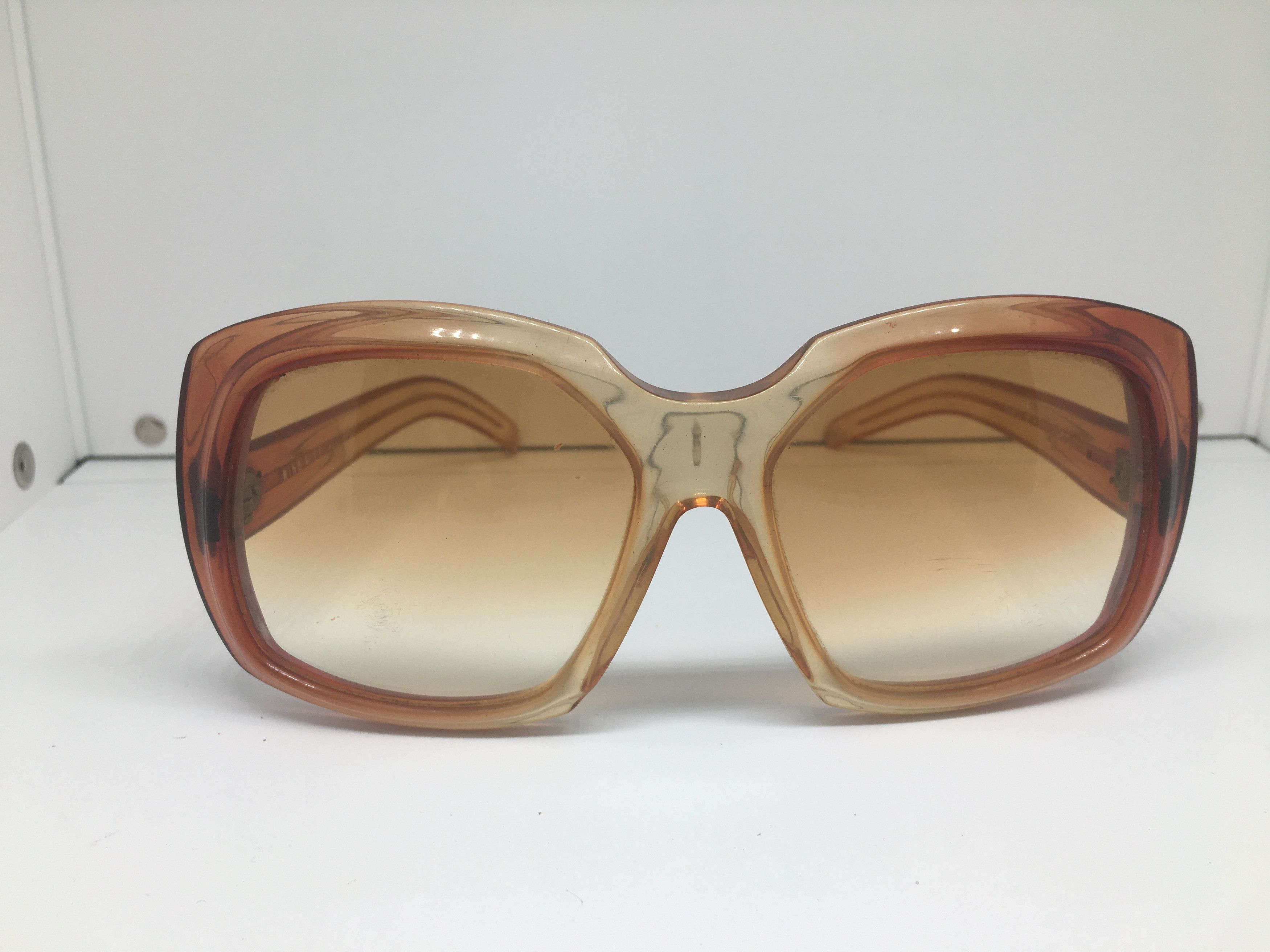 Vintage MOD NINA RICCI NR50 PARIS LUNETTES DE SOLEIL France Size ONE SIZE - 1 Thumbnail