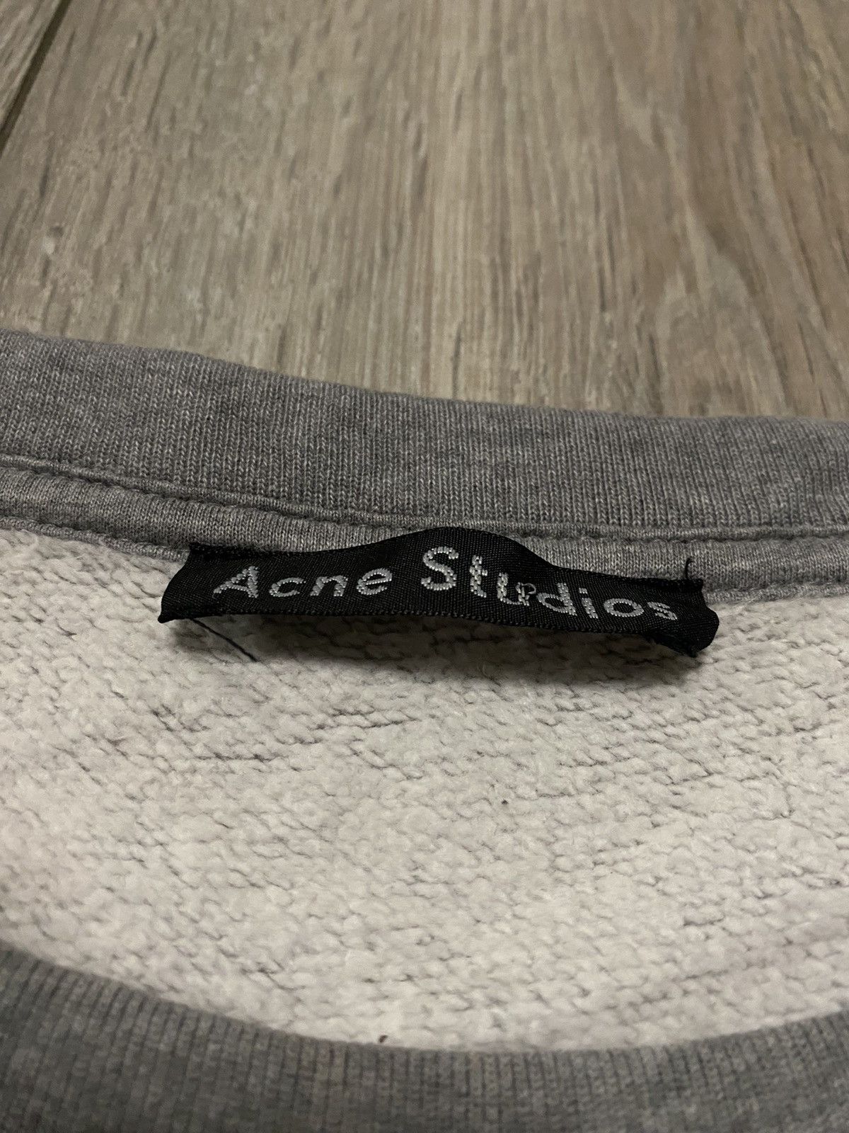 Acne Studios Vintage Acne Studio Sweatshirt Fairview Face Patch Crawneck Size US L / EU 52-54 / 3 - 3 Thumbnail