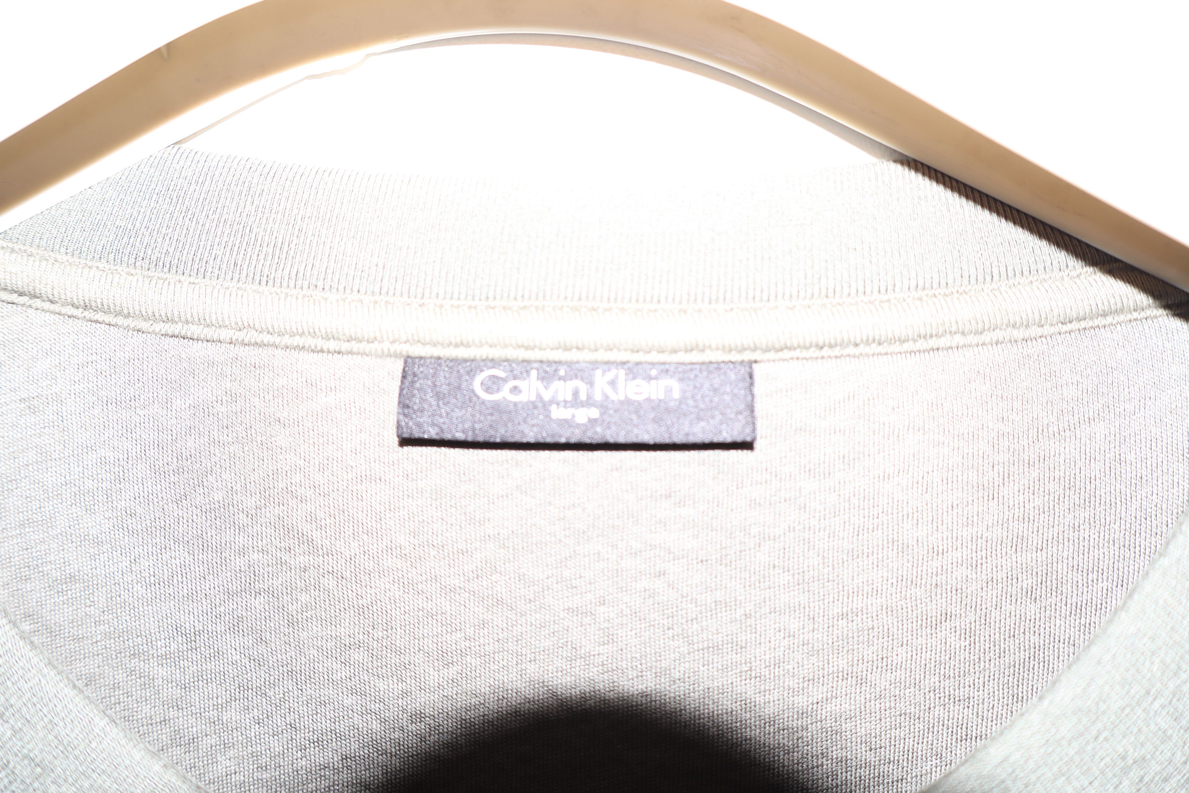 Calvin Klein Embroidered logo sweatshirt Size US L / EU 52-54 / 3 - 4 Thumbnail