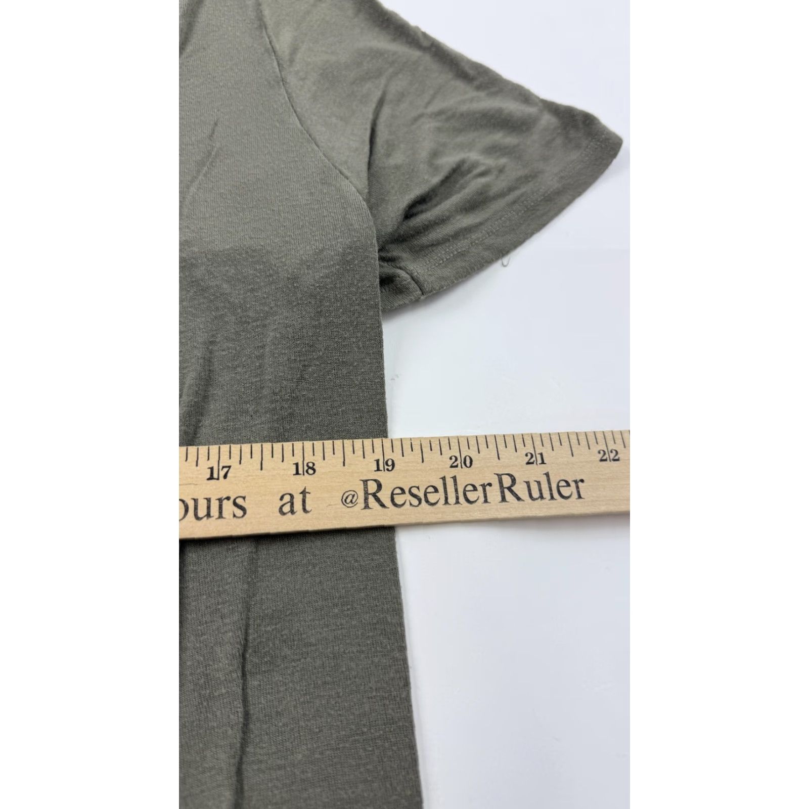 Brandy Melville Brandy Melville Shirt Womens One Size Relaxed Fit Made Italy Soft Tee Size ONE SIZE - 8 Thumbnail