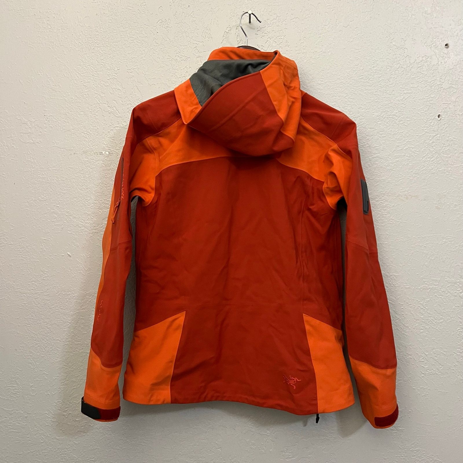Arc'teryx Arc’teryx Women’s M Ski Shell Jacket RECCO Avalanche Orange Size M / US 6-8 / IT 42-44 - 3 Thumbnail