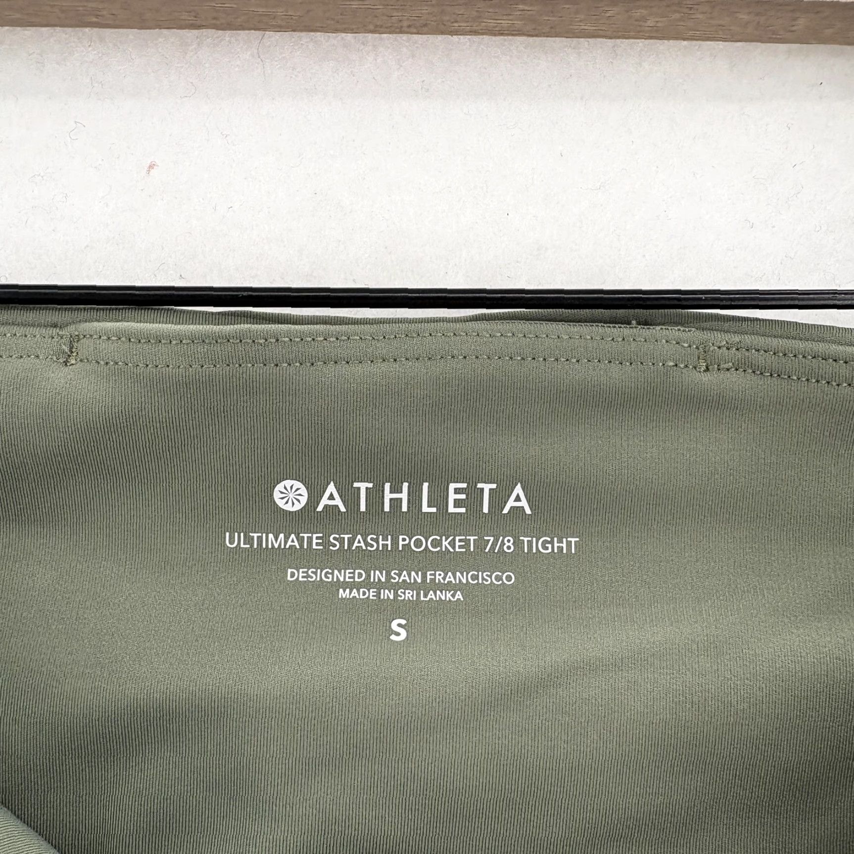 Athleta Athleta Leggings Womens Small Green Pockets 7/8 Tight Stash Pocket Gym & Training Size 28" / US 6 / IT 42 - 4 Thumbnail
