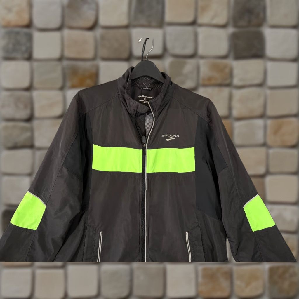 Brooks Brooks Mens M Brown Neon Green Vented Windbreaker Full Zip Jacket Activewear Logo Zip Pockets Outdoor Sports Running Jogging Walking Men’s Jacket Size US M / EU 48-50 / 2 - 1 Thumbnail