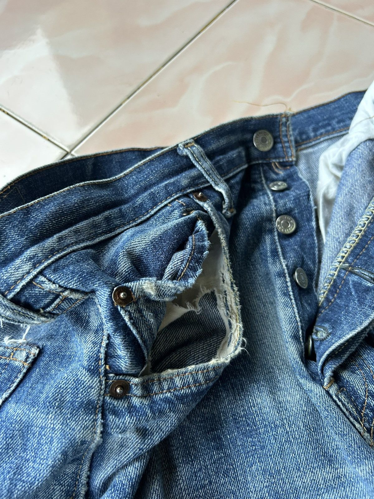 Levi's Vintage 60’s Levi’s 501 Big E #16 Selvedge Jean Size US 34 / EU 50 - 10 Thumbnail