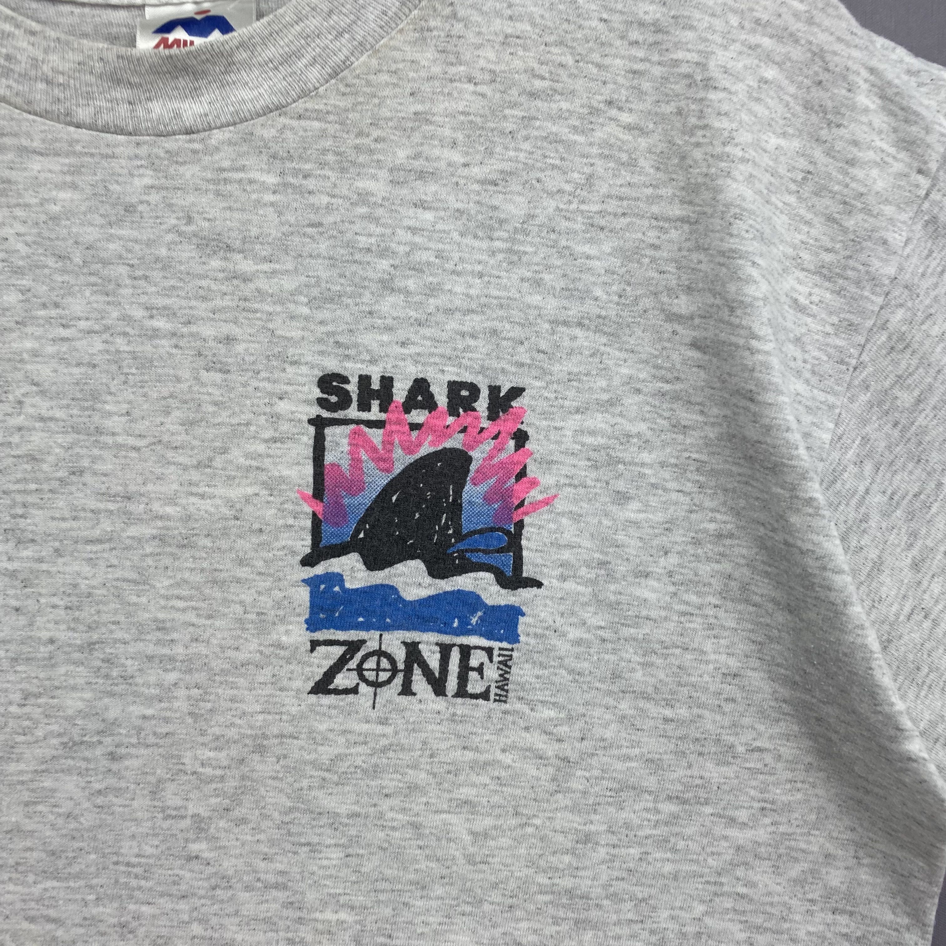 Vintage Vintage 90s Shark Attack Hawaii T-Shirt Novelty Tees Size US M / EU 48-50 / 2 - 4 Thumbnail