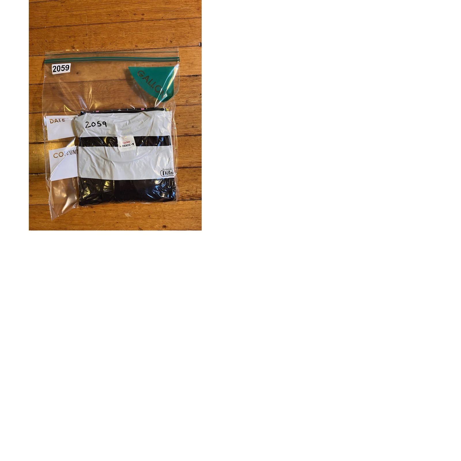 Hanes VINTAGE No (remove) Size US S / EU 44-46 / 1 - 9 Thumbnail