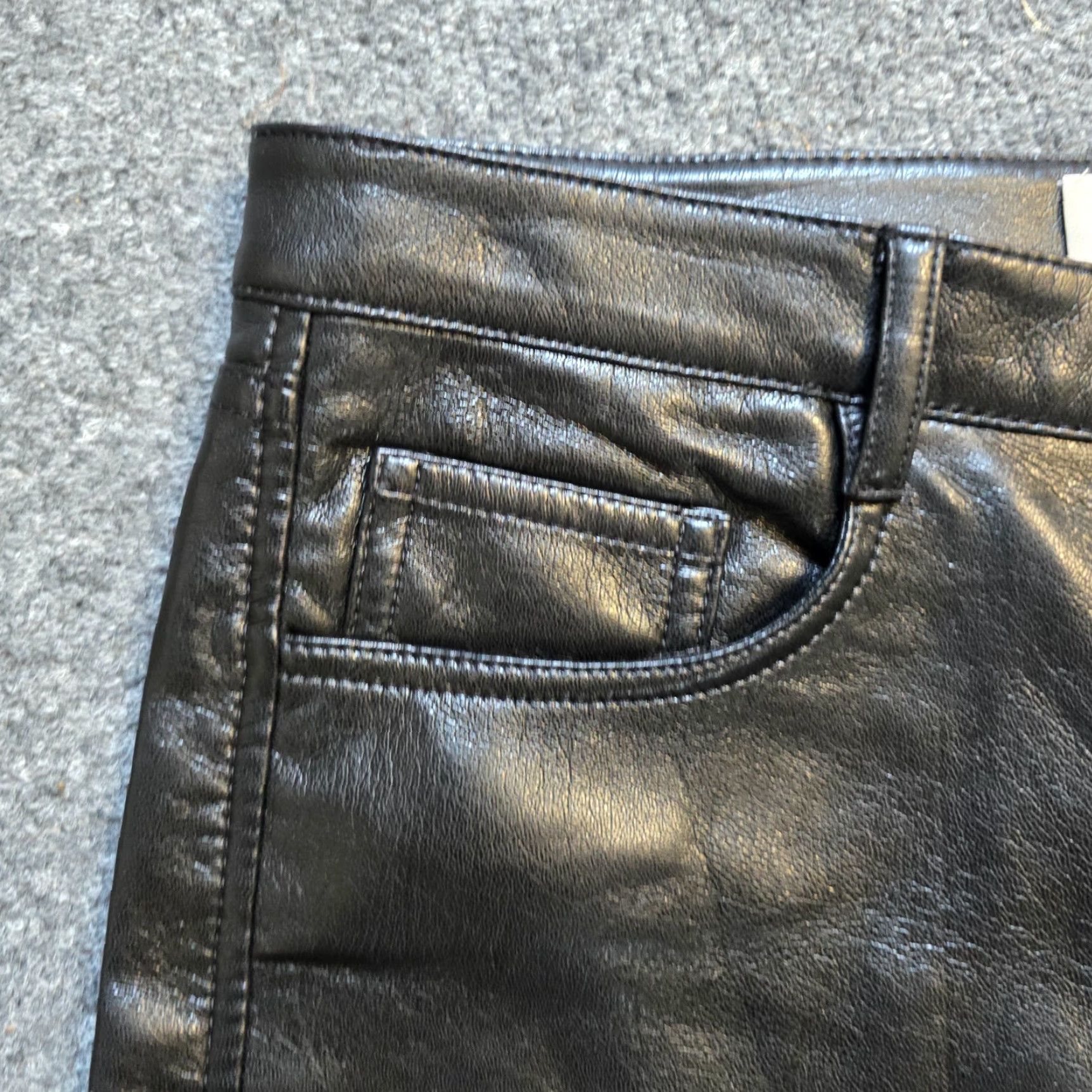 Vintage Wilfred Pants Womens Small Black Faux Leather Straight Leg Stretch Ankle 90s Biker City Capsule Mens? Size 28" / US 6 / IT 42 - 4 Thumbnail