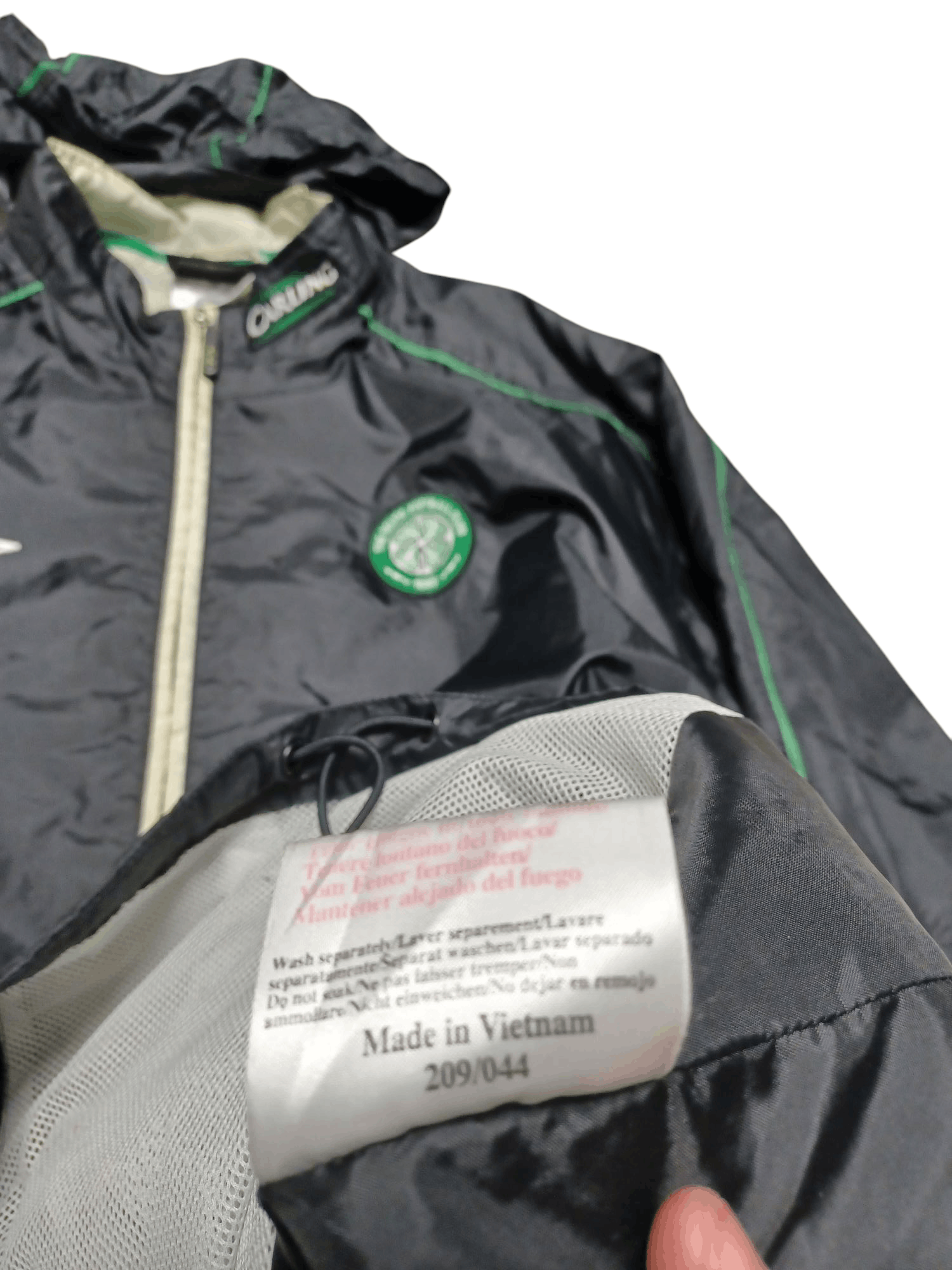 Umbro CELTIC GLASGOW UMBRO VINTAGE TRAINING JACKET Size US XXL / EU 58 / 5 - 7 Thumbnail