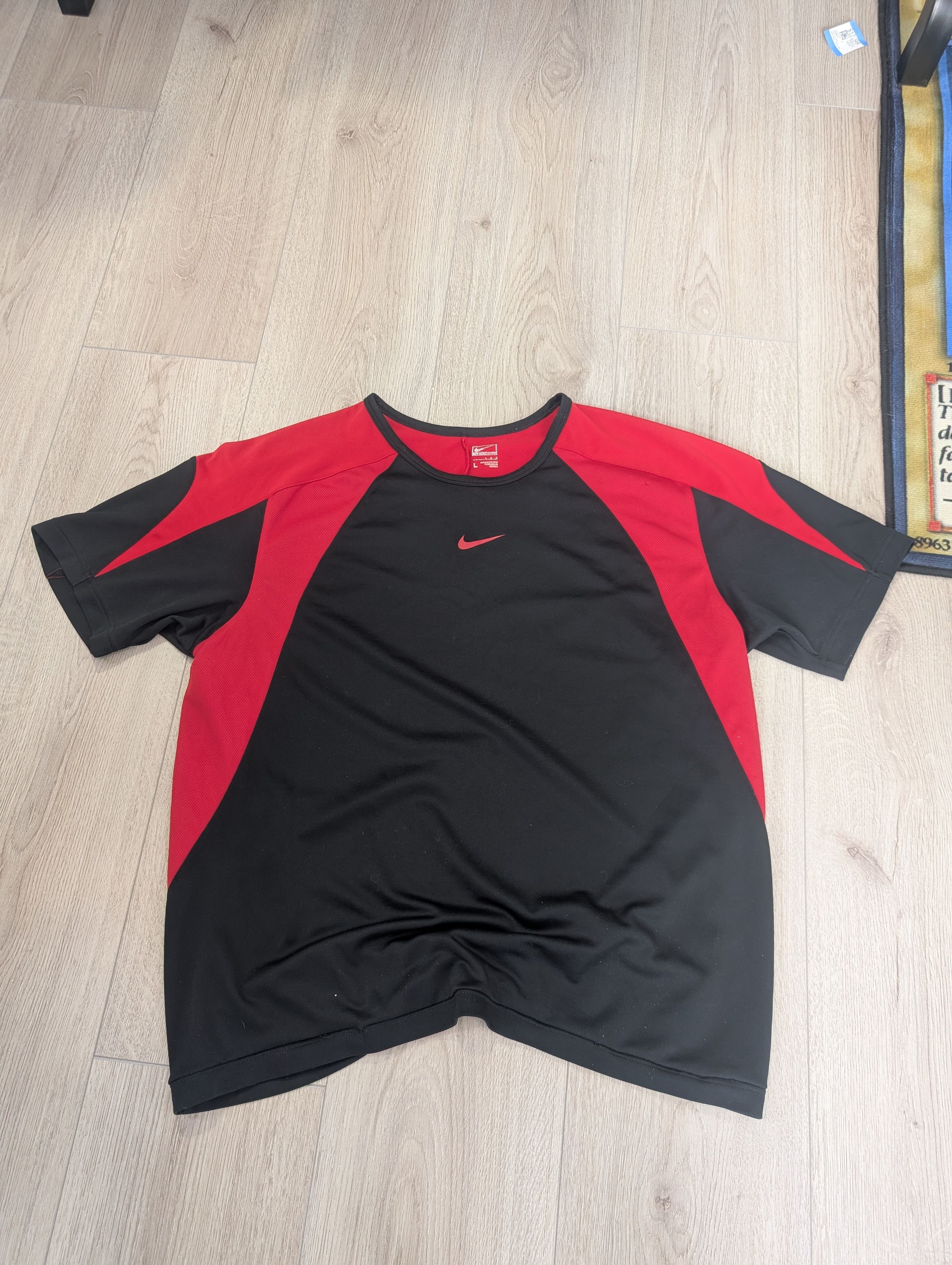 Nike × Vintage VINTAGE Nike center logo muscle shirt Size US L / EU 52-54 / 3 - 1 Thumbnail