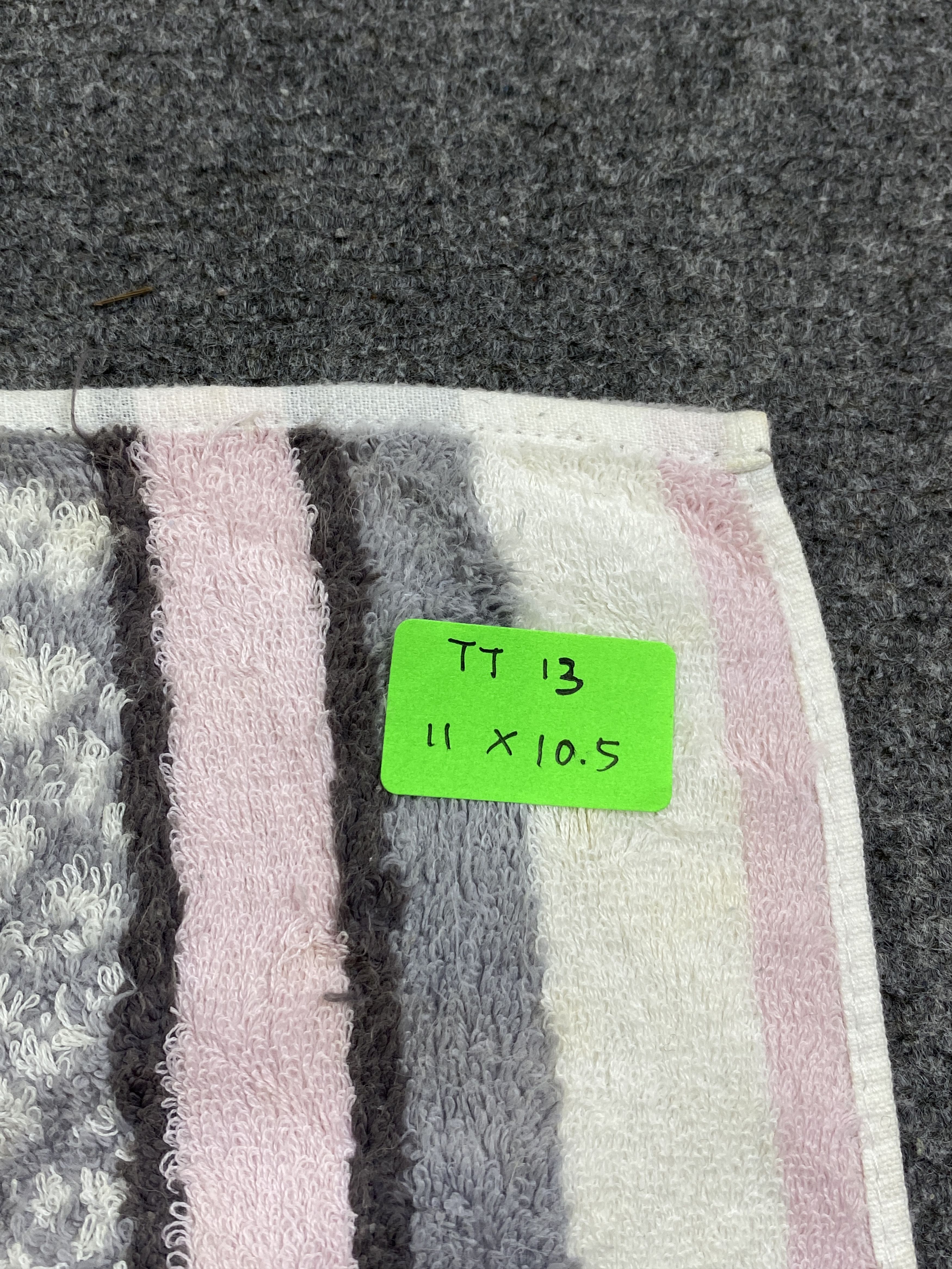 Yves Saint Laurent Yves Saint Laurent Mini Towel / Hand Towel TT0013 Size ONE SIZE - 7 Thumbnail