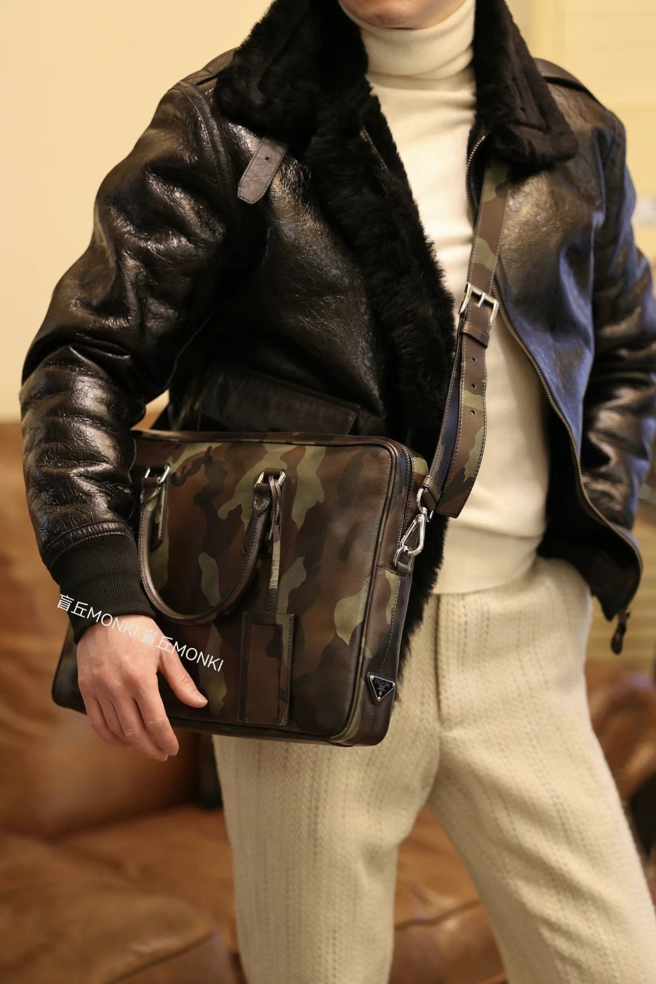 Prada Prada Runway Laptop Crossbody Bag K32 Size ONE SIZE - 8 Thumbnail