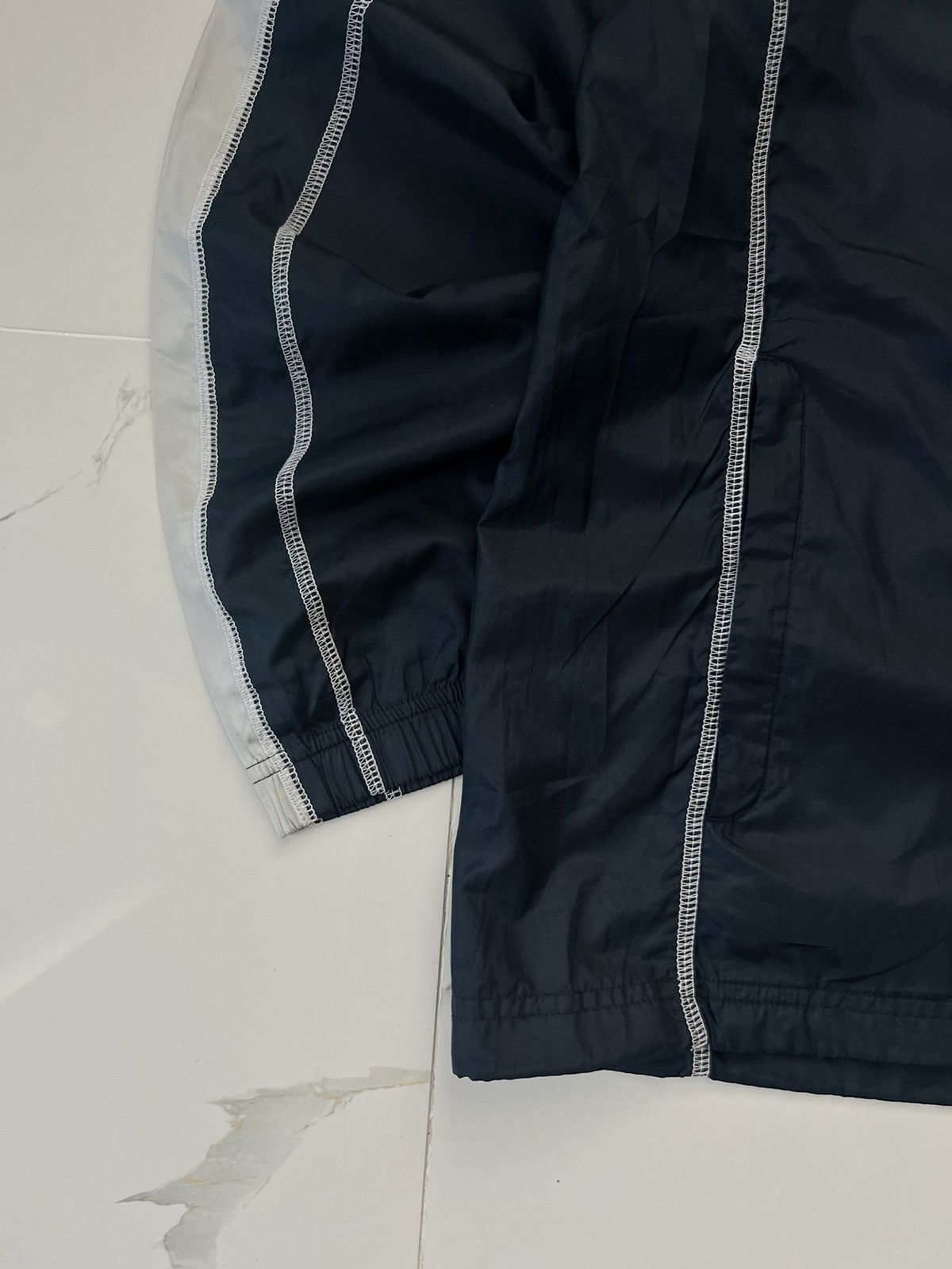 Nike × Vintage 90's NIKE Y2K SWOOSH BACK LOGO TRACK RARE JACKET Size US L / EU 52-54 / 3 - 3 Thumbnail