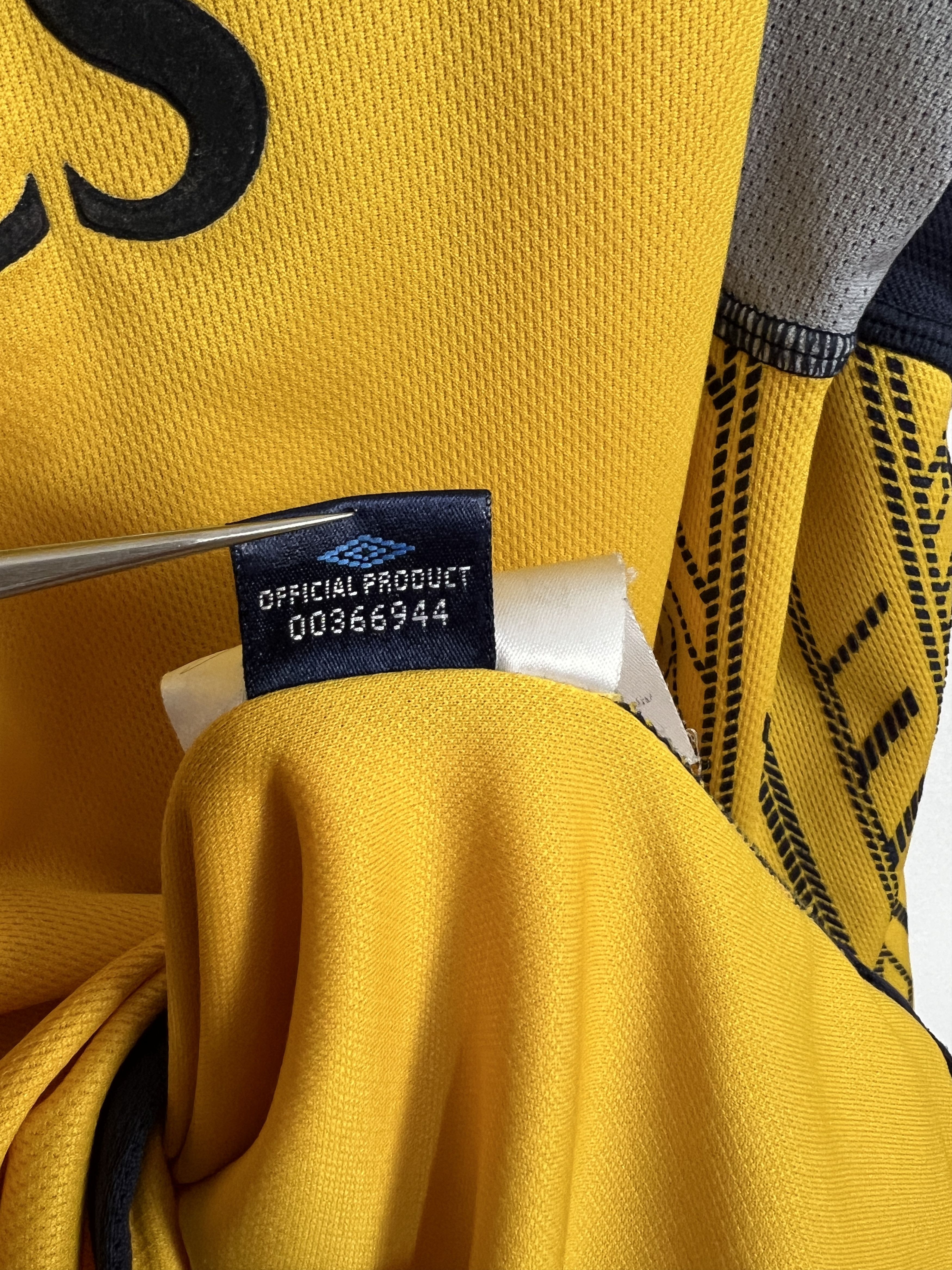 Umbro Chelsea Goalkeeper football shirt 2002 #23 Cudicini Umbro Size US L / EU 52-54 / 3 - 13 Thumbnail