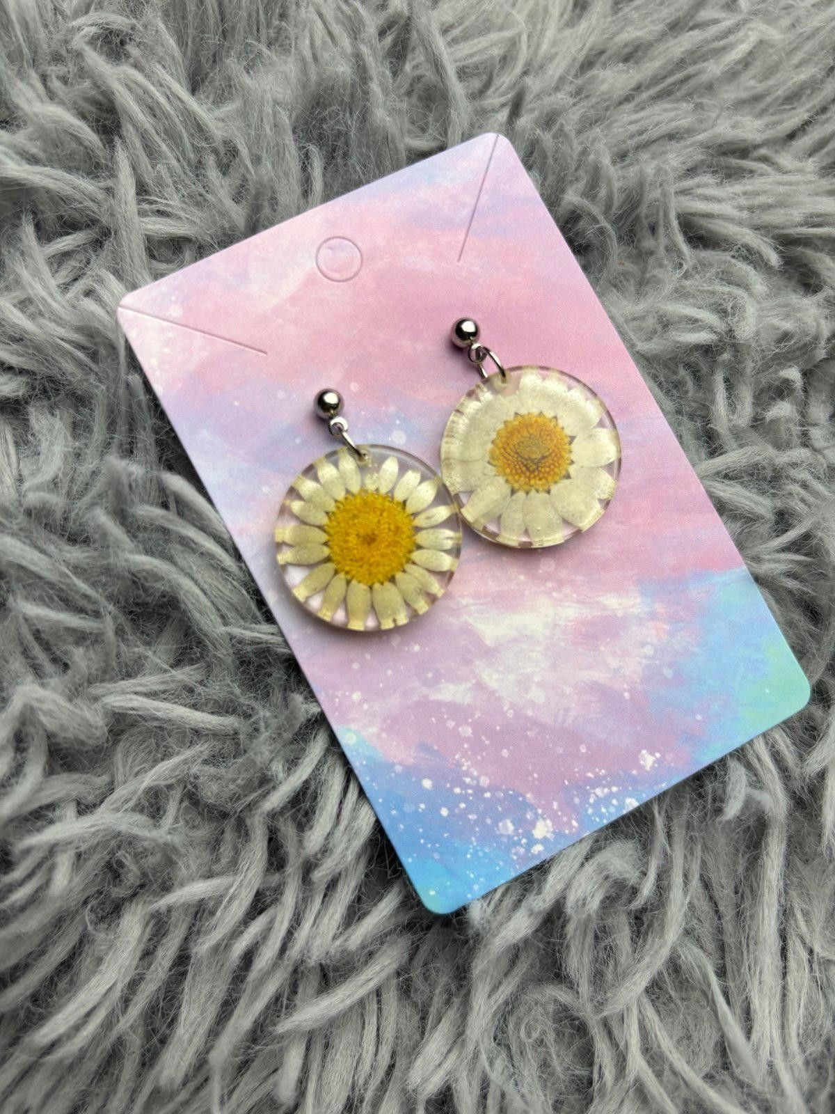 Handmade Encapsulated Daisy earrings Size ONE SIZE - 1 Preview