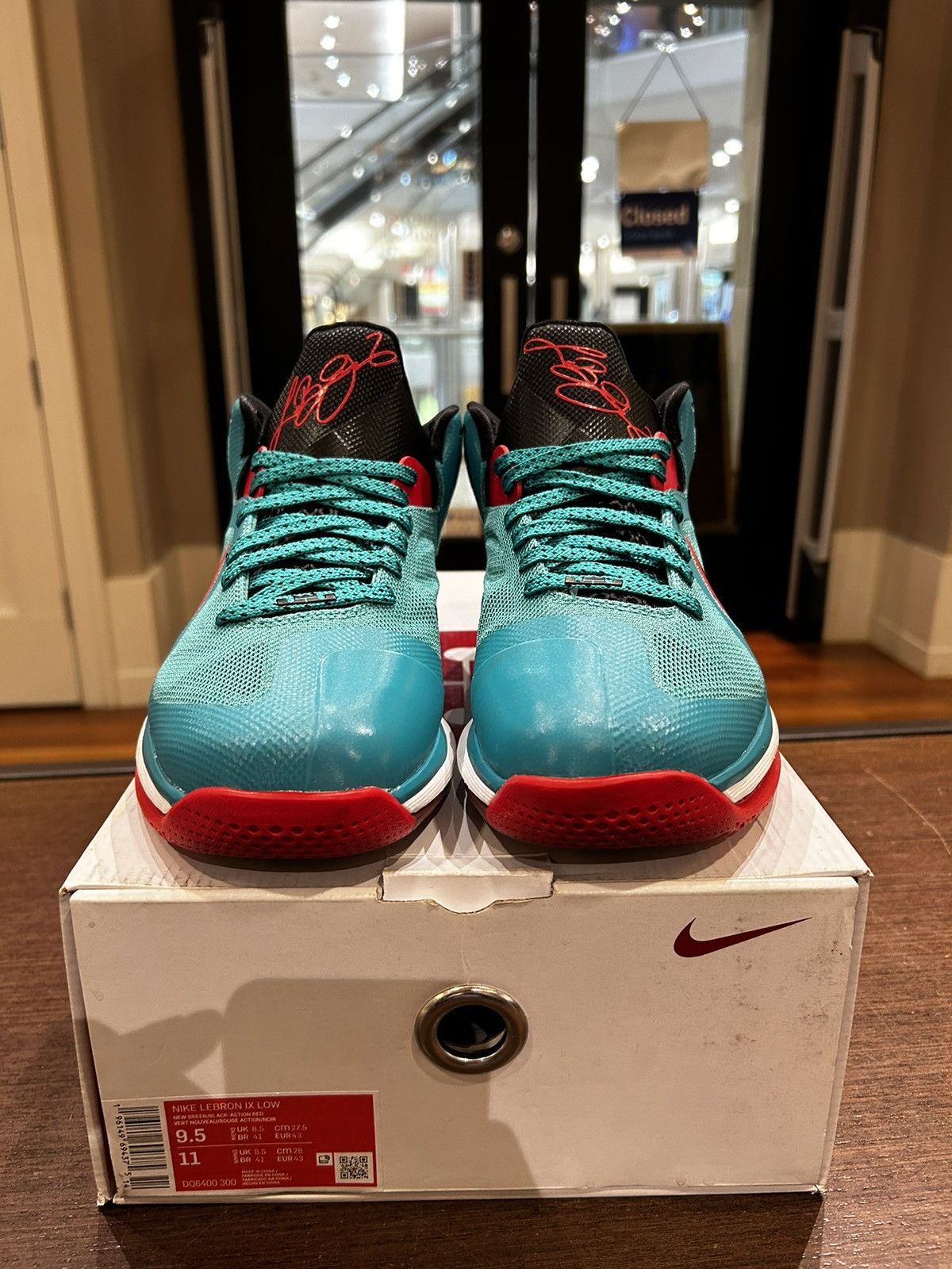 Nike Nike LeBron 9 Low Reverse Liverpool Size US 9.5 / EU 42-43 - 3 Thumbnail