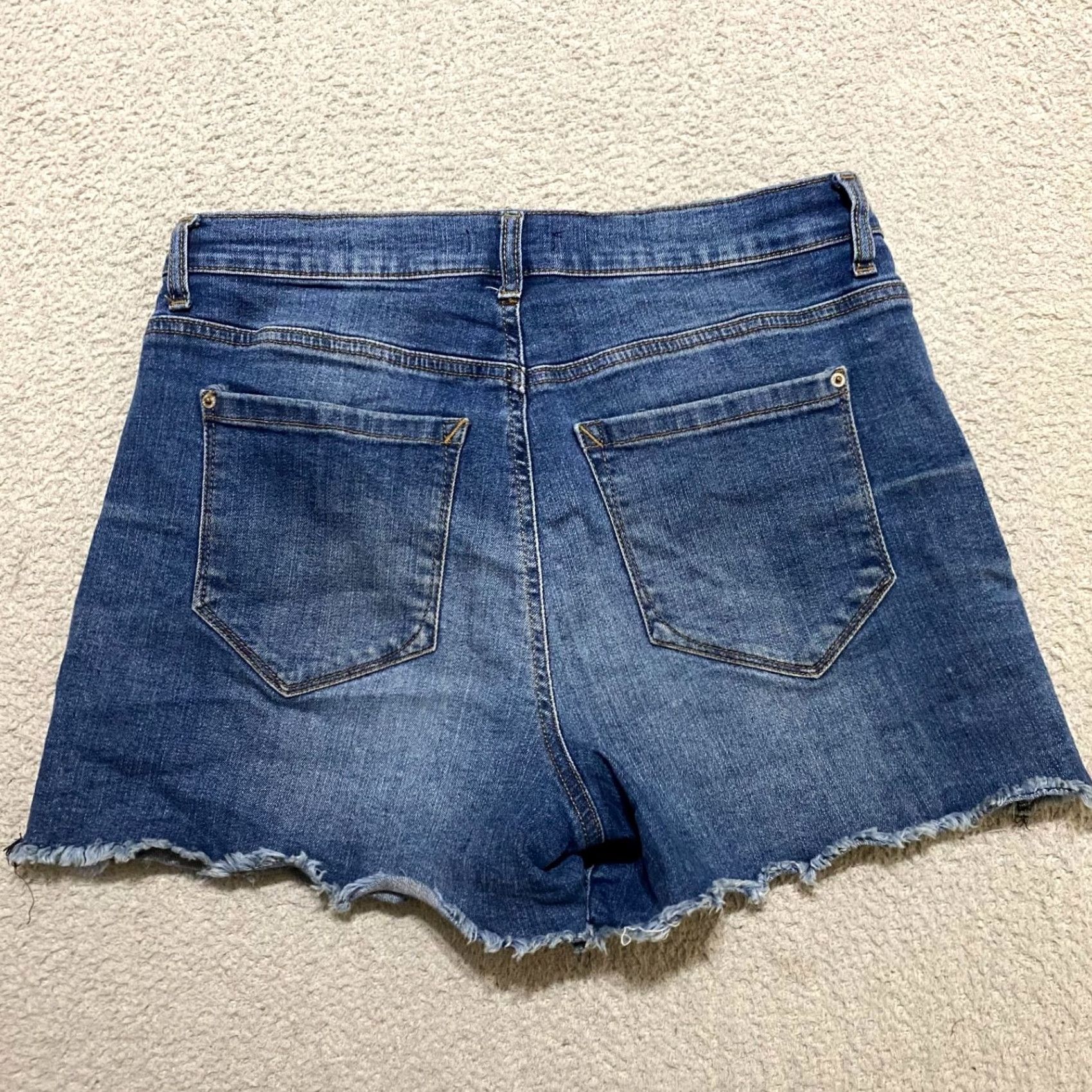 Levi's Levi's Womens Jeans Shorts Blue Denim Medium Wash Cut-Off 3in Inseam XS-? - Wait Size 30" / US 8 / IT 44 - 2 Thumbnail