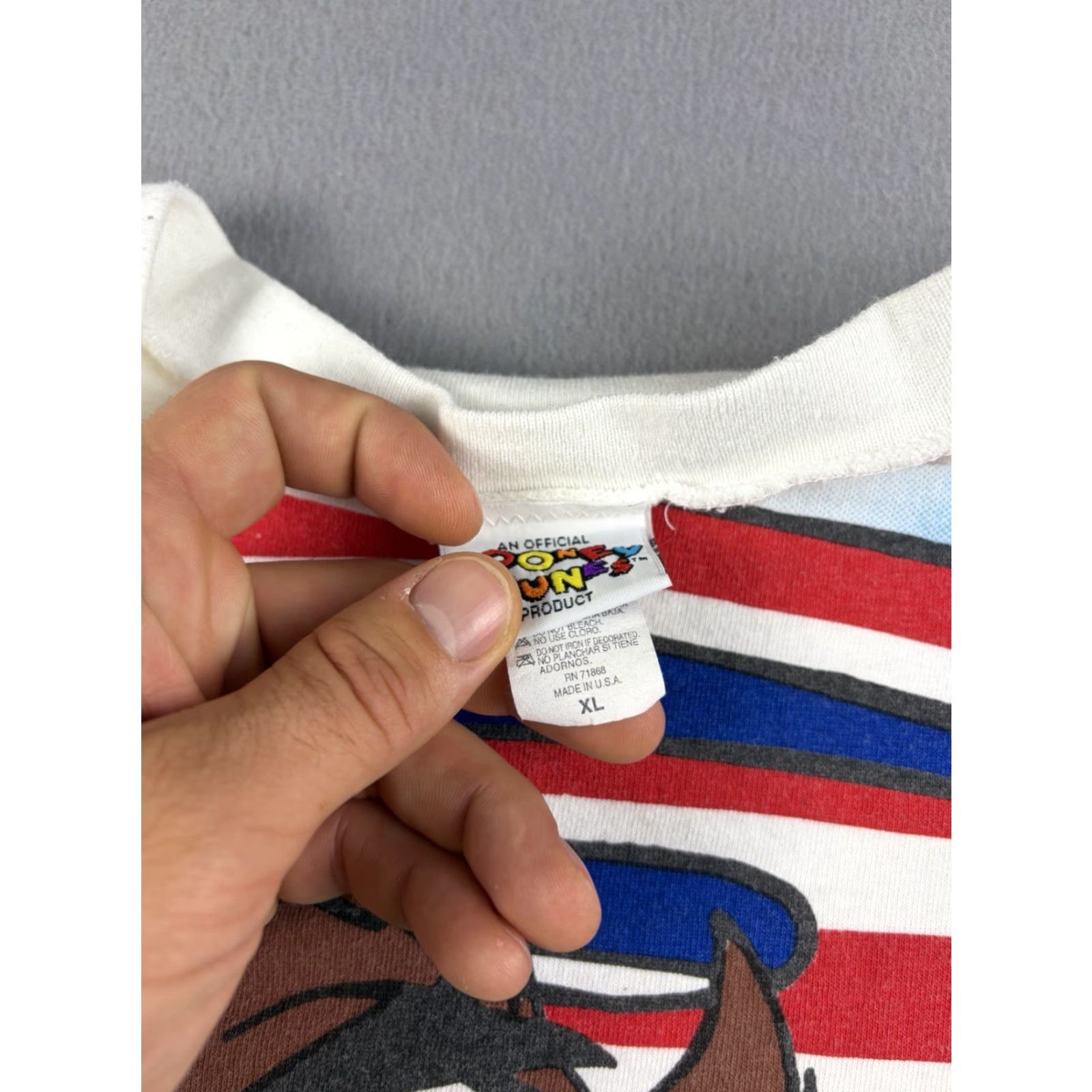 Vintage VINTAGE Looney Tunes Tasmanian Devil Taz Shirt XL White All Over Print 90s Mens Long Sleeve Graphic Print Size US XL / EU 56 / 4 - 5 Thumbnail