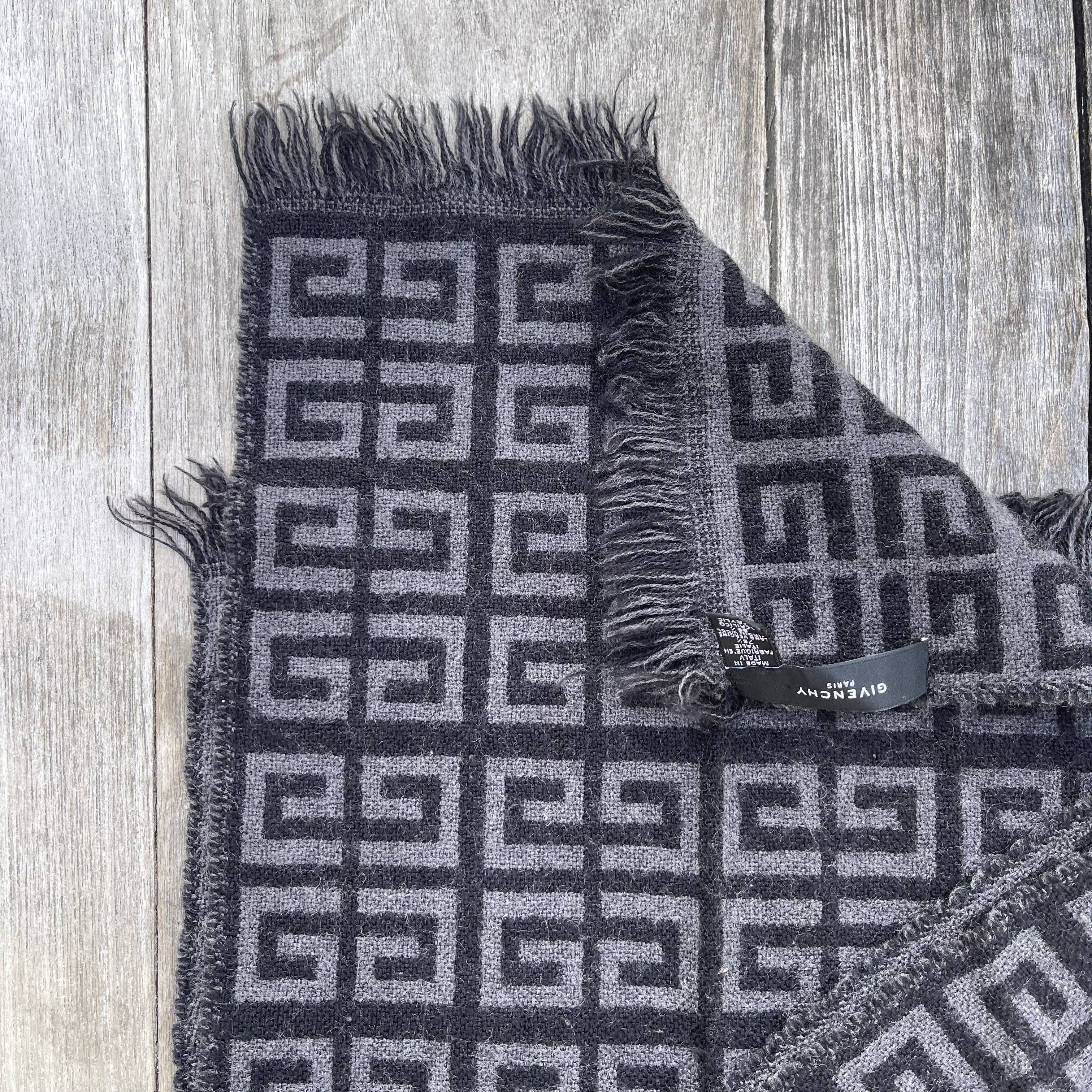 Givenchy Givenchy Paris Made in Italy Scarf Size ONE SIZE - 3 Thumbnail