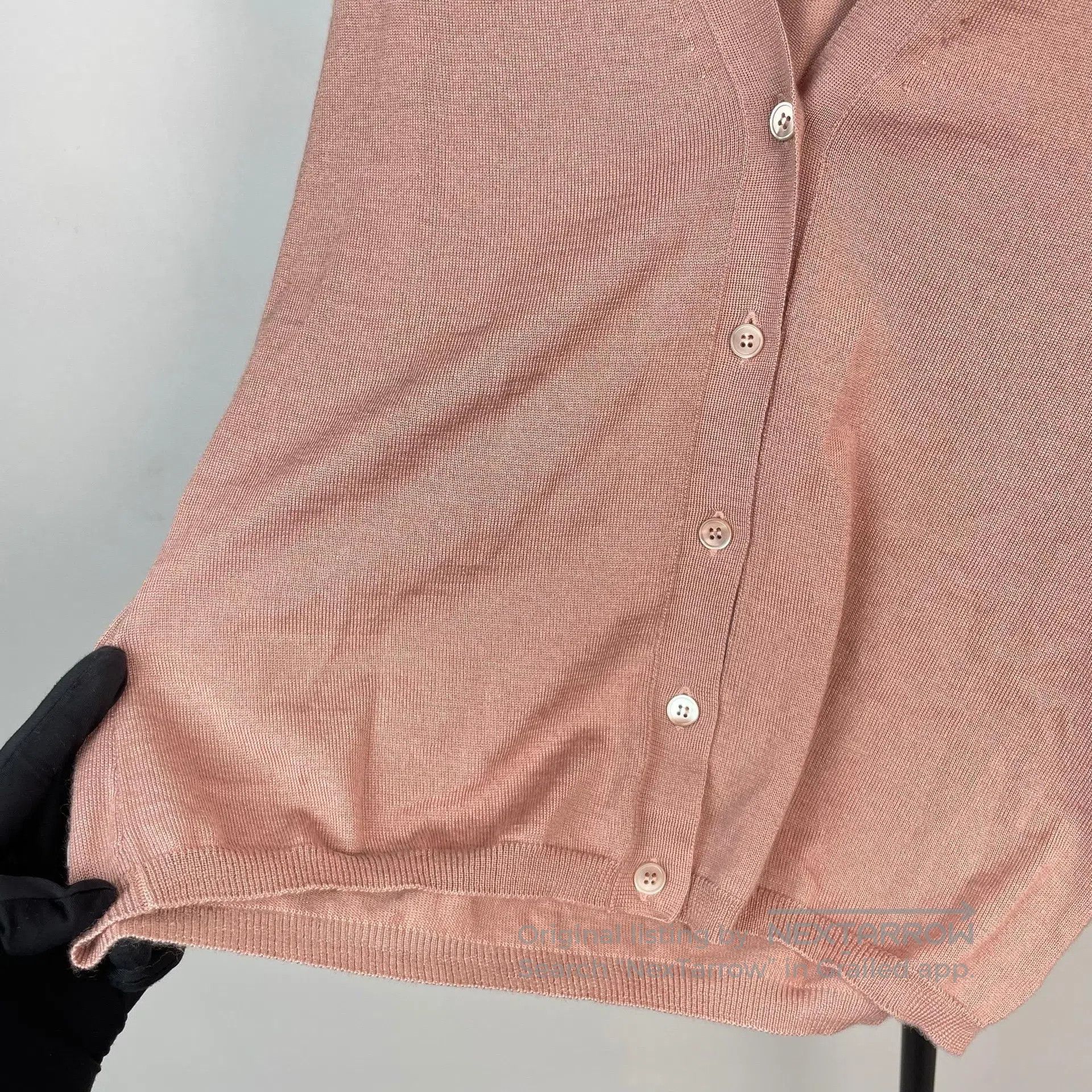 Miu Miu Miu Miu Nude pink V-neck cashmere mulberry silk knitted ca Size S / US 4 / IT 40 - 3 Thumbnail