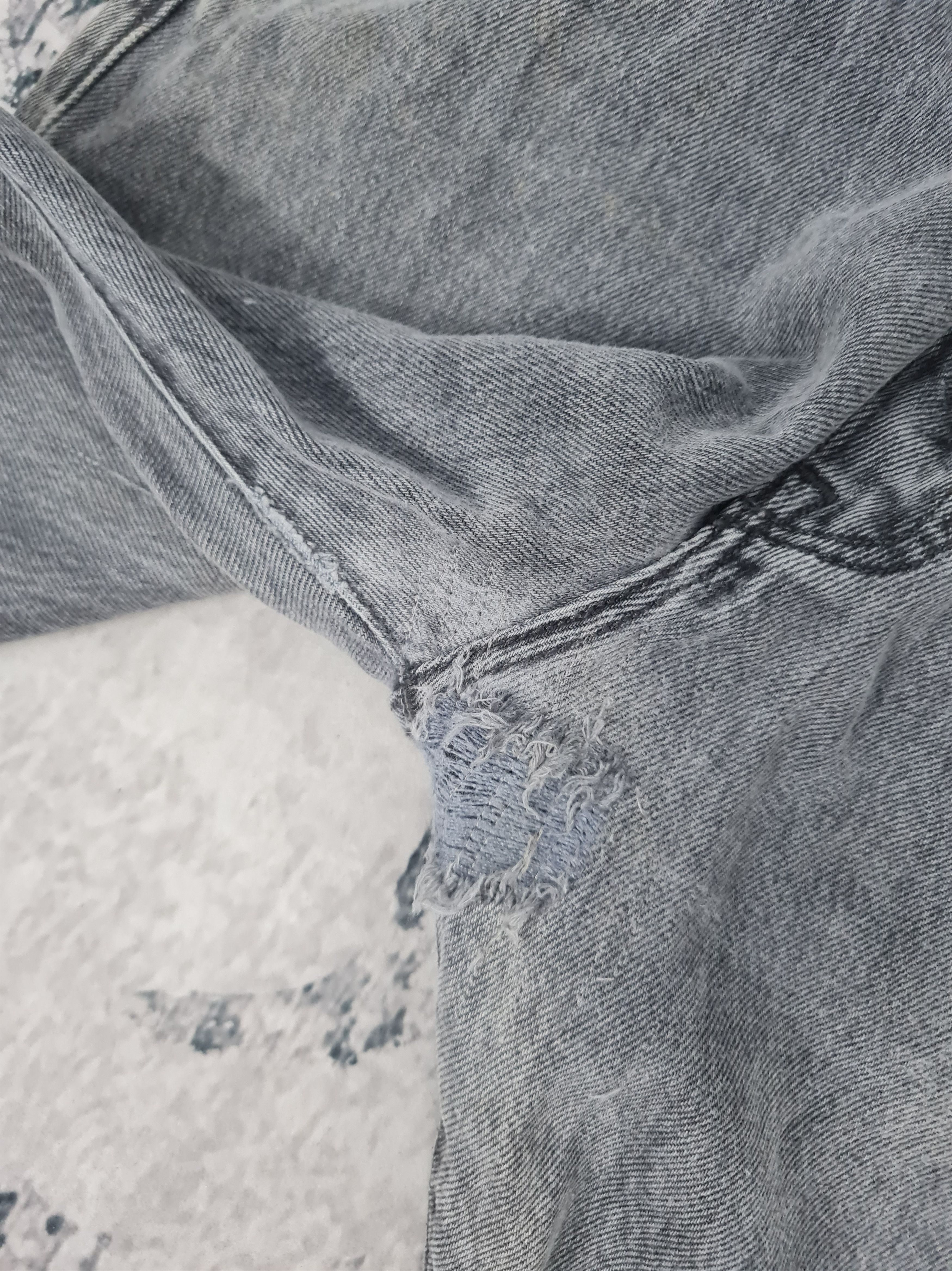 Levi's Vtg LEVIS 501 Black Sun Faded Ripped Jeans L0398 Size 34X33 Size US 34 / EU 50 - 8 Thumbnail