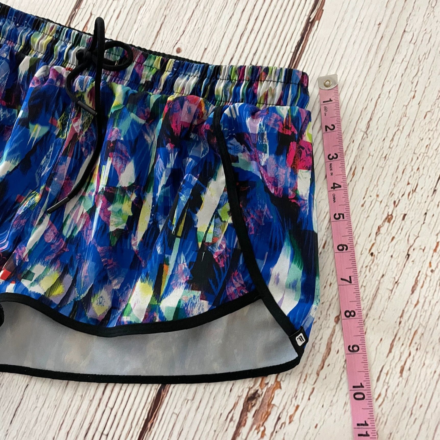 Fabletics Fabletics Shorts Athletic Women's Medium Black All Over Print Unlined Multicolor Running & Jogging Activewear Size 32" / US 10 / IT 46 - 4 Thumbnail