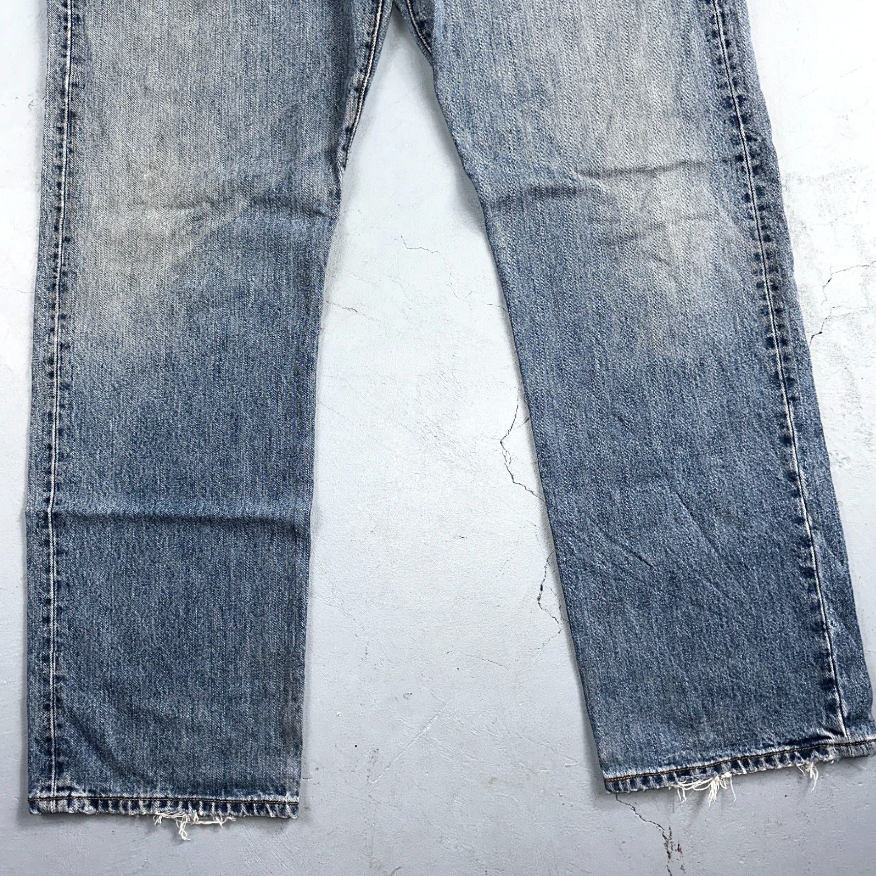 Levi's Levi's 501 Jeans Vintage 90s Straight Blue Denim Regular Mens 42 Light Wash 30 Inseam 38x32 ACT 38x32 Maison? (Wait) Size US 42 / EU 58 - 3 Thumbnail