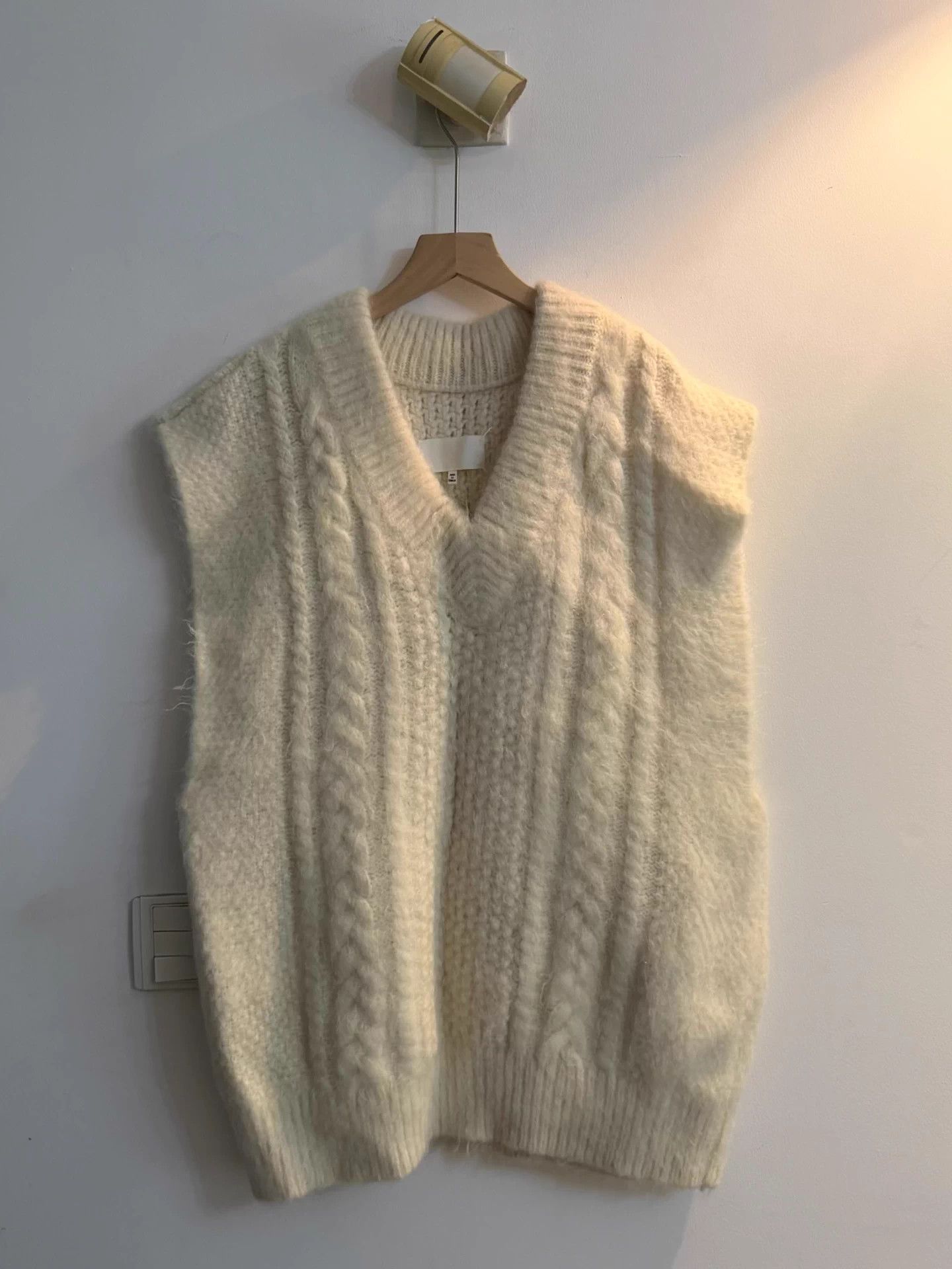 Maison Margiela Maison Margiela White Mohair Tank Top S Rare Size S / US 4 / IT 40 - 1 Thumbnail