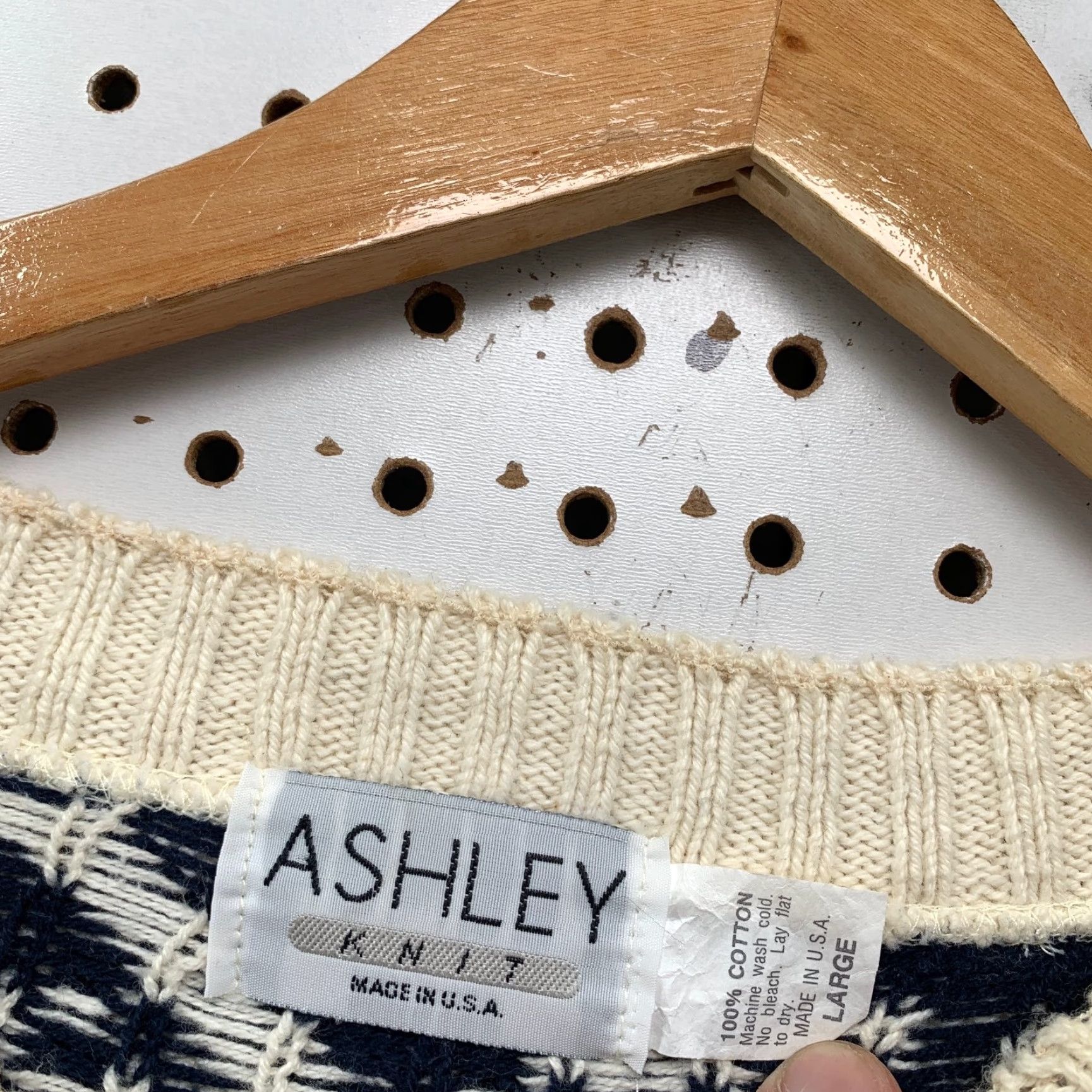 Vintage VINTAGE Ashley Knit Mens Large Fair Isle Nordic Sweater Beige 100% Cotton Pullover Knit Crew Neck 90s Ski Winter Casual Size US L / EU 52-54 / 3 - 5 Thumbnail
