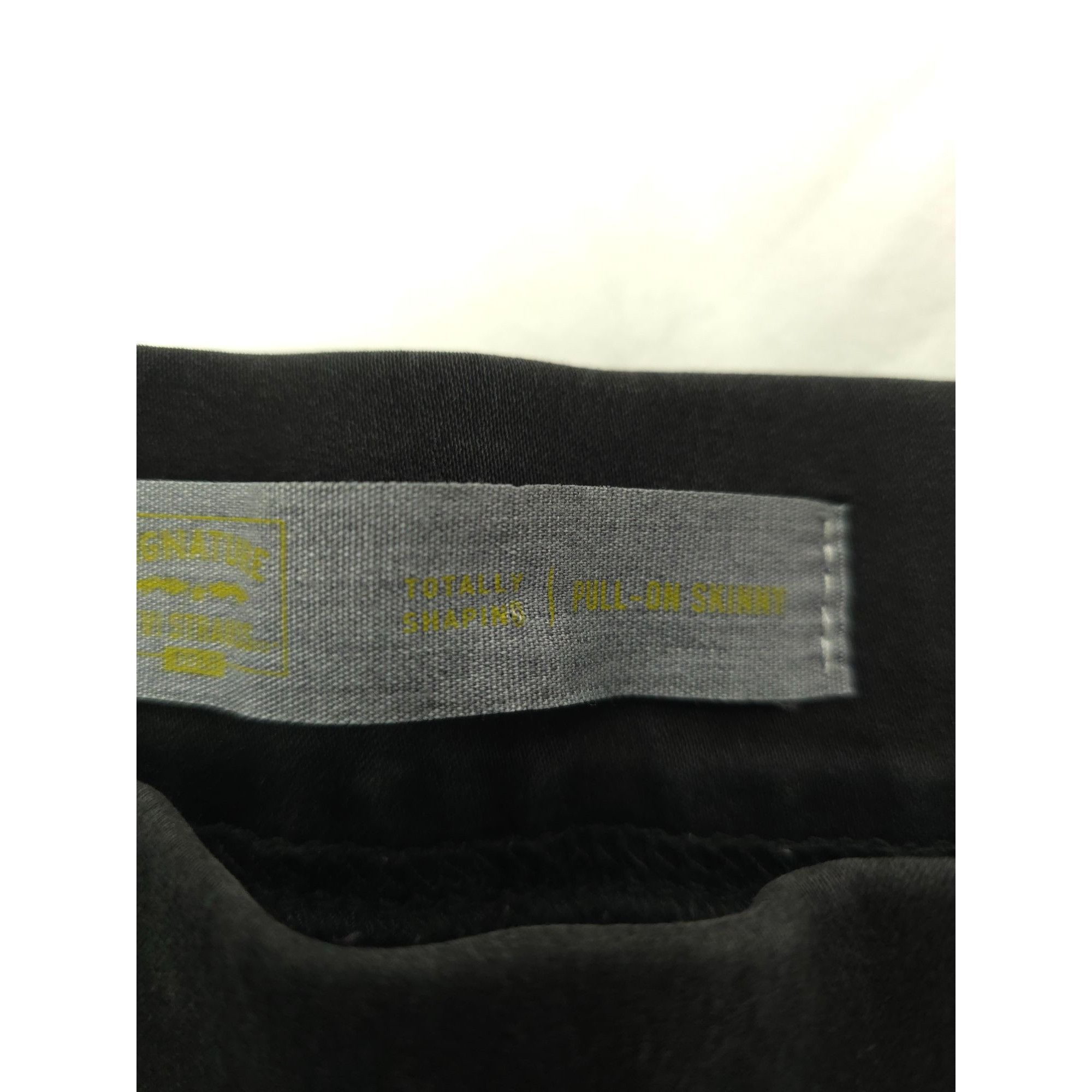 Levi's Signature By Levi Strauss & Co. Gold Pull-On Skinny Jeans Size 36" / US 14 / IT 50 - 3 Thumbnail