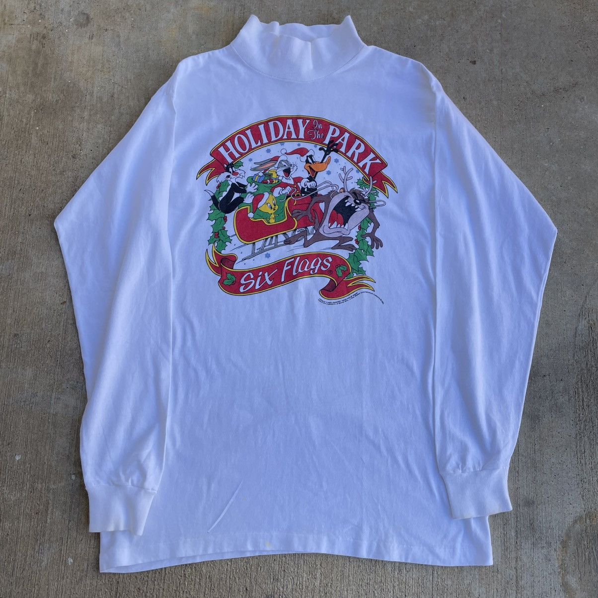 Warner Bros Vintage Looney Tunes Six Flags Holiday In The Park Tee LS XL Size US XL / EU 56 / 4 - 1 Thumbnail