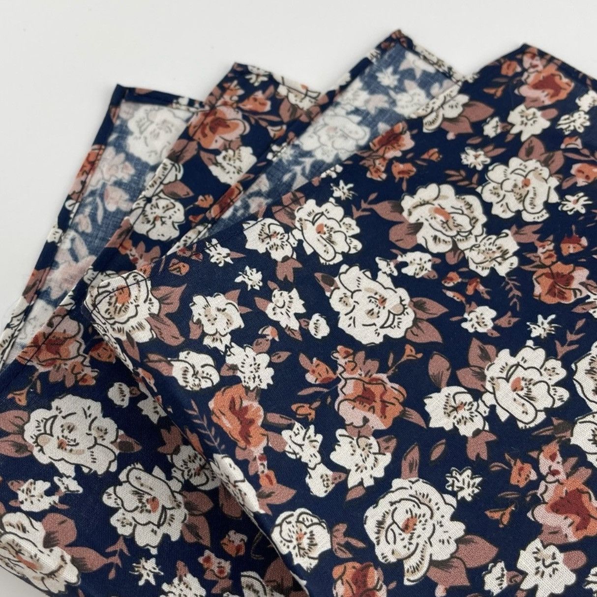 Other Men’s Glencheck Wool Bow Tie & Navy Floral Pocket Square Set Size ONE SIZE - 5 Thumbnail