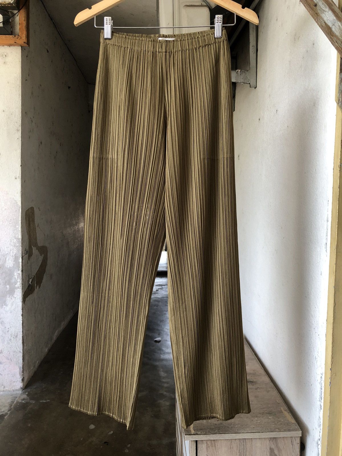 Pleats Please Issey Miyake Pleats Pleas Issey Miyake Pants Size 28" / US 6 / IT 42 - 1 Thumbnail